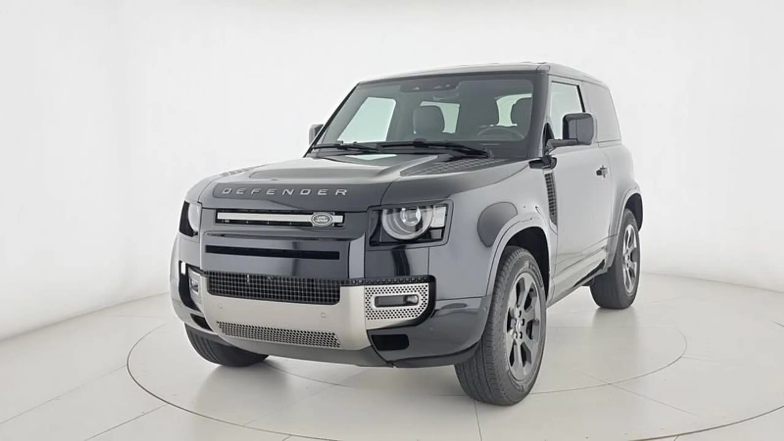 Land Rover Defender 2024