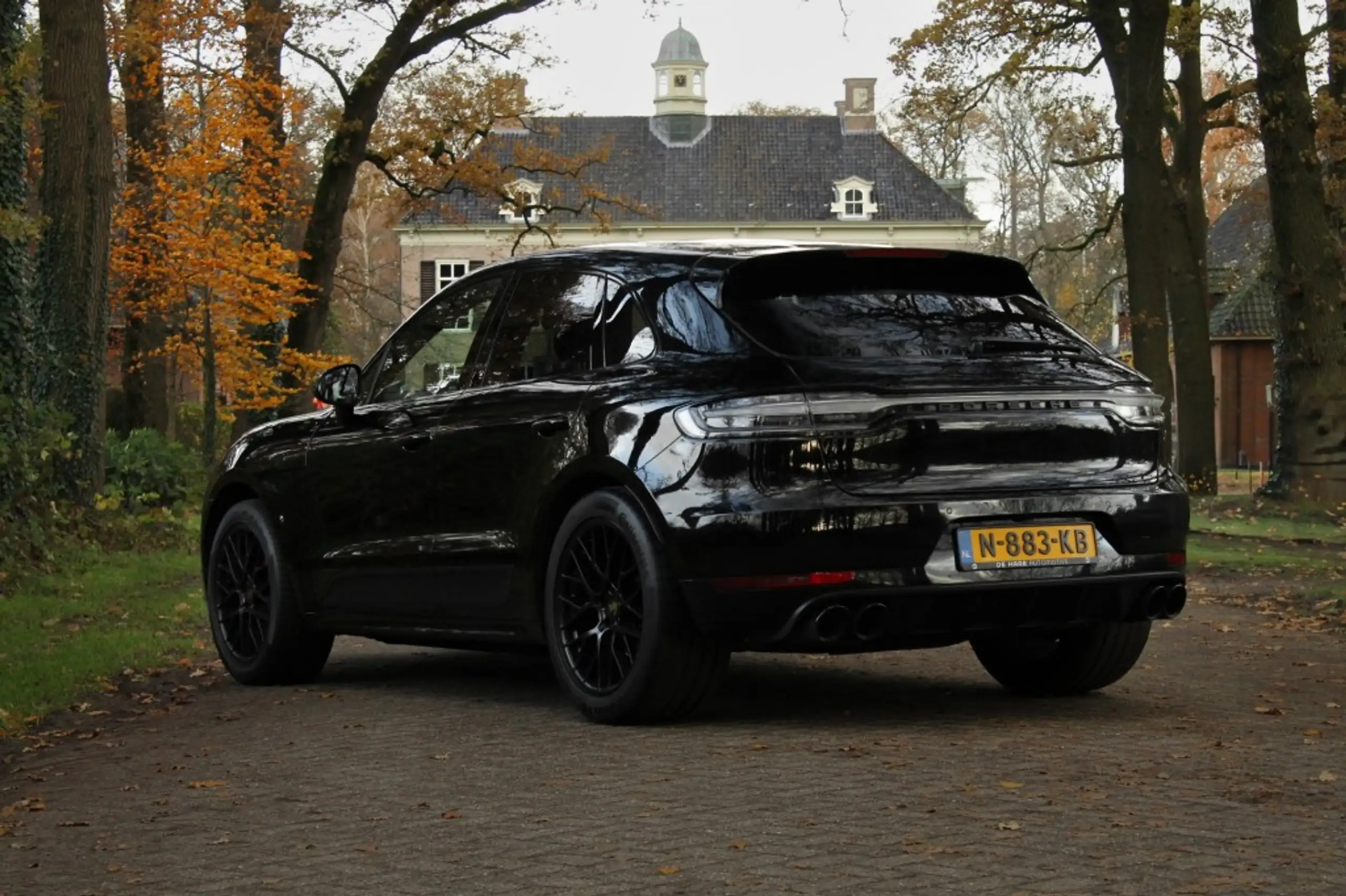 Porsche - Macan