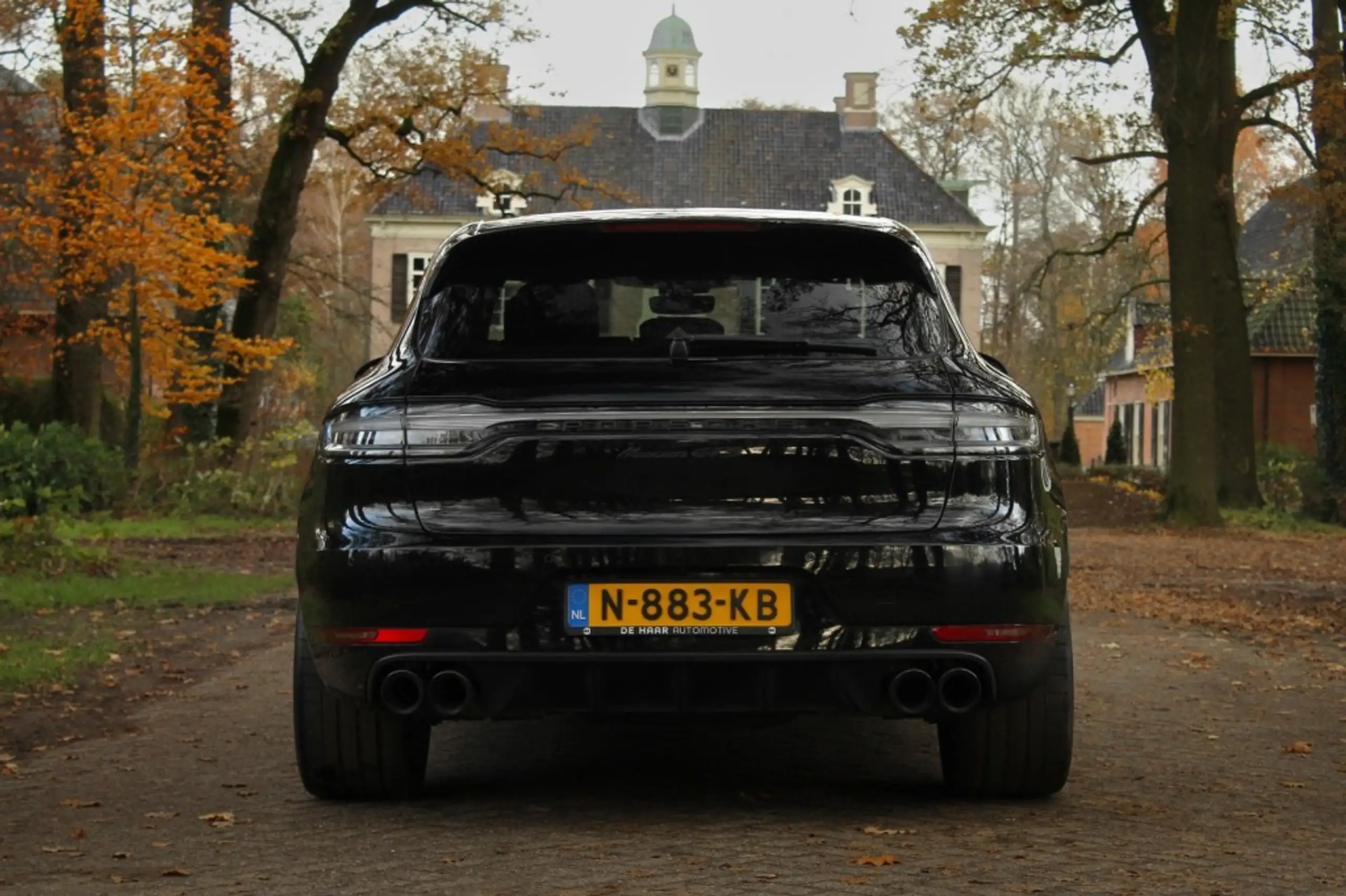 Porsche - Macan