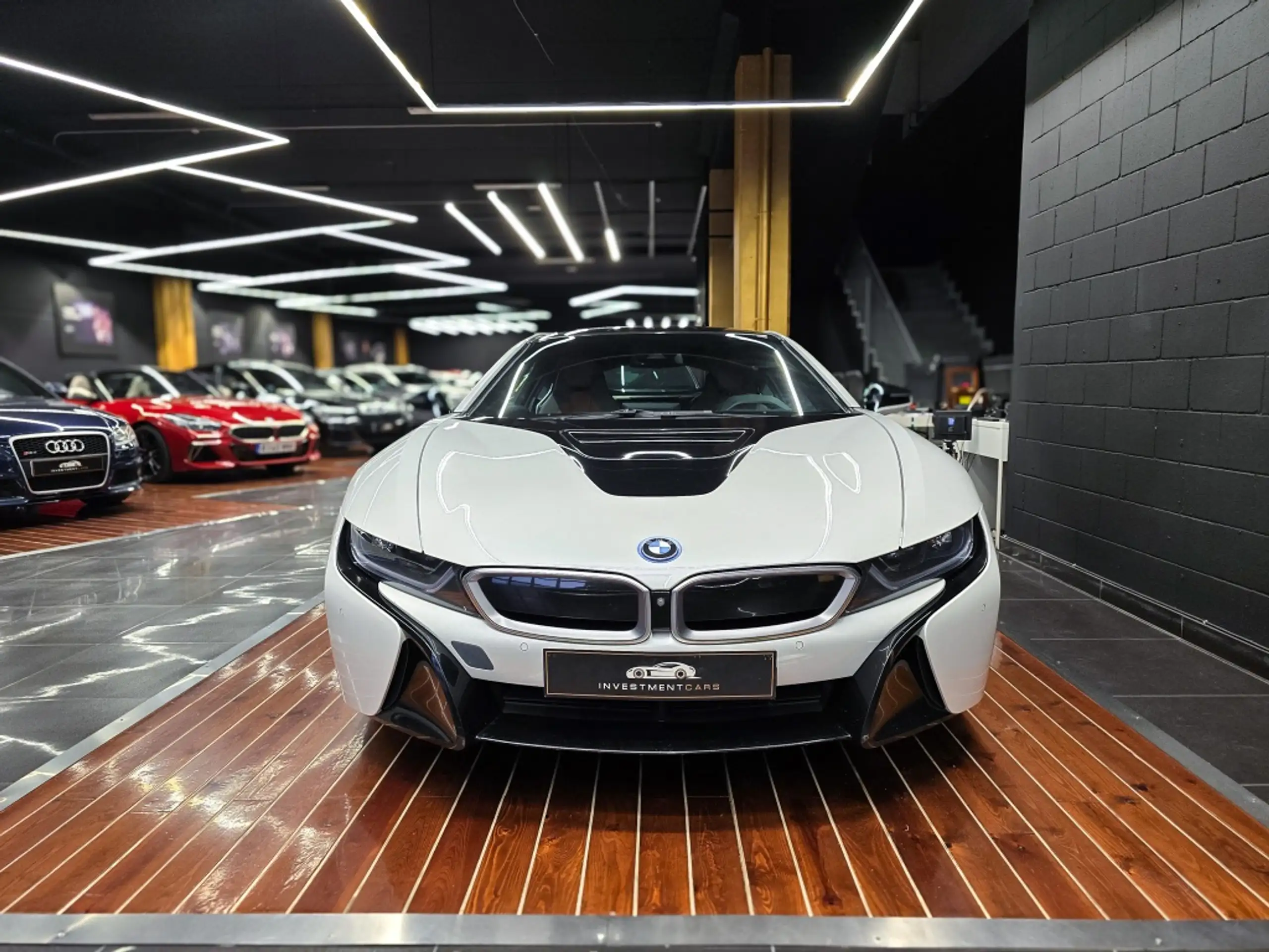 BMW - i8