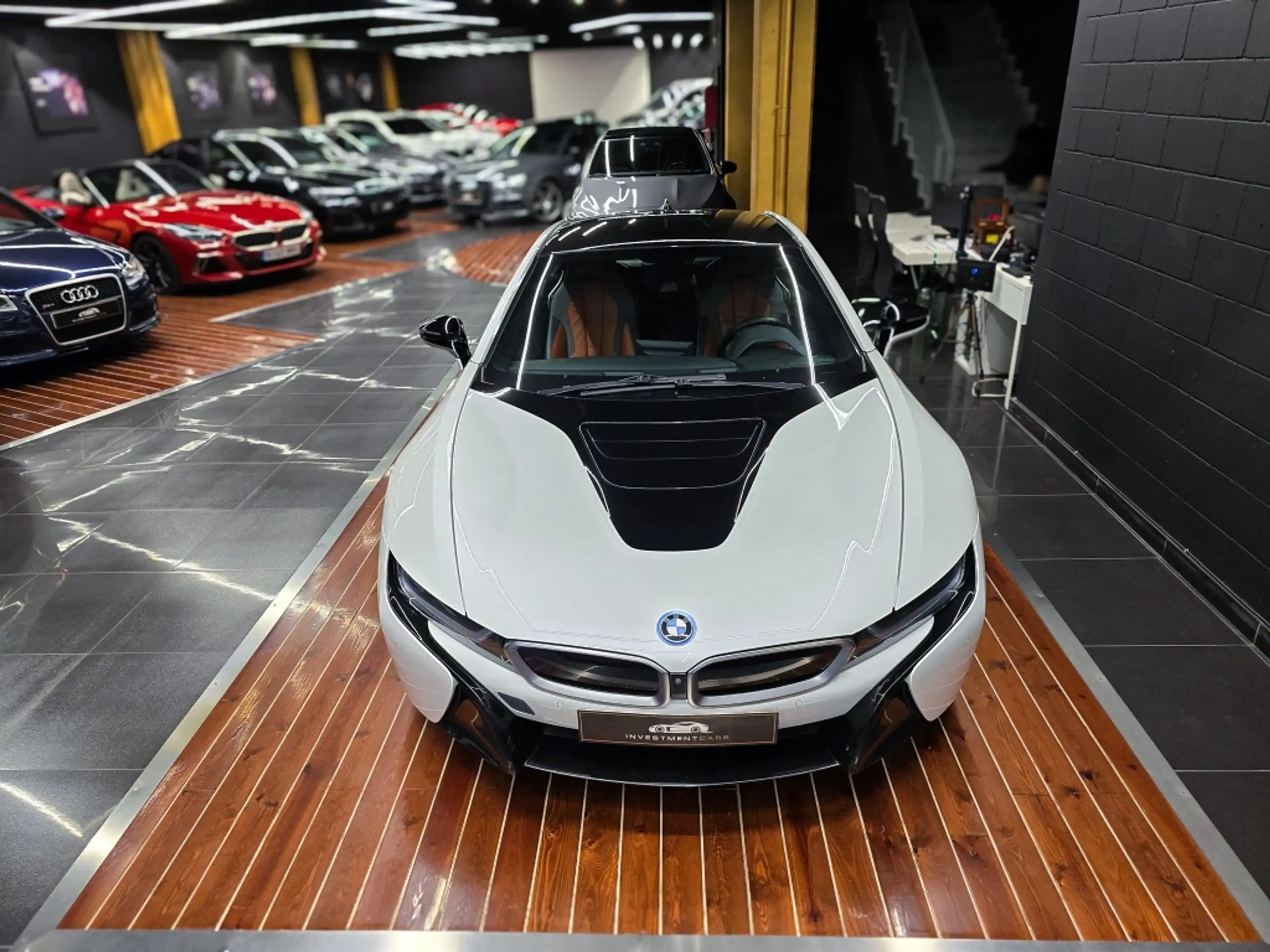 BMW - i8