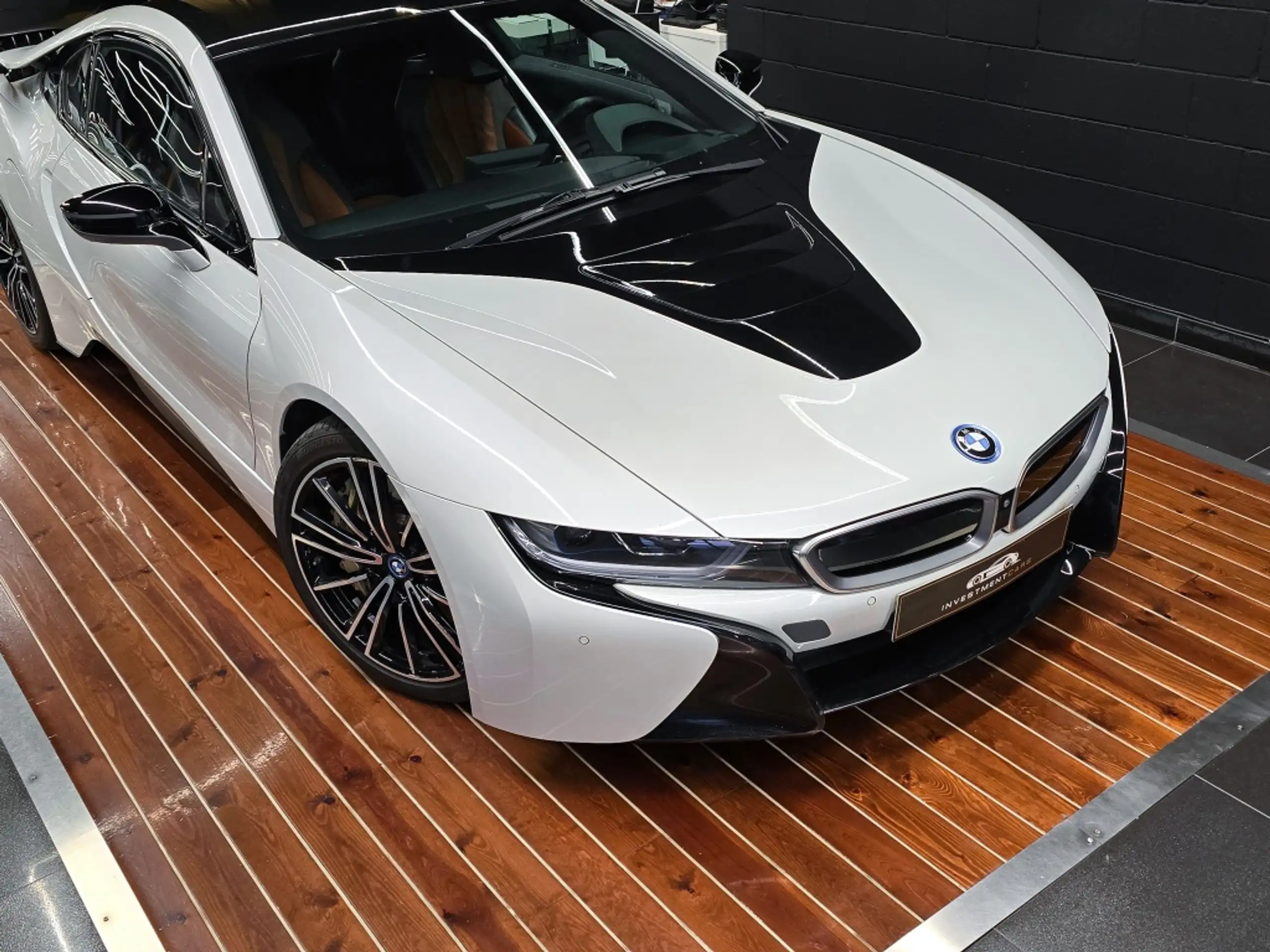 BMW - i8