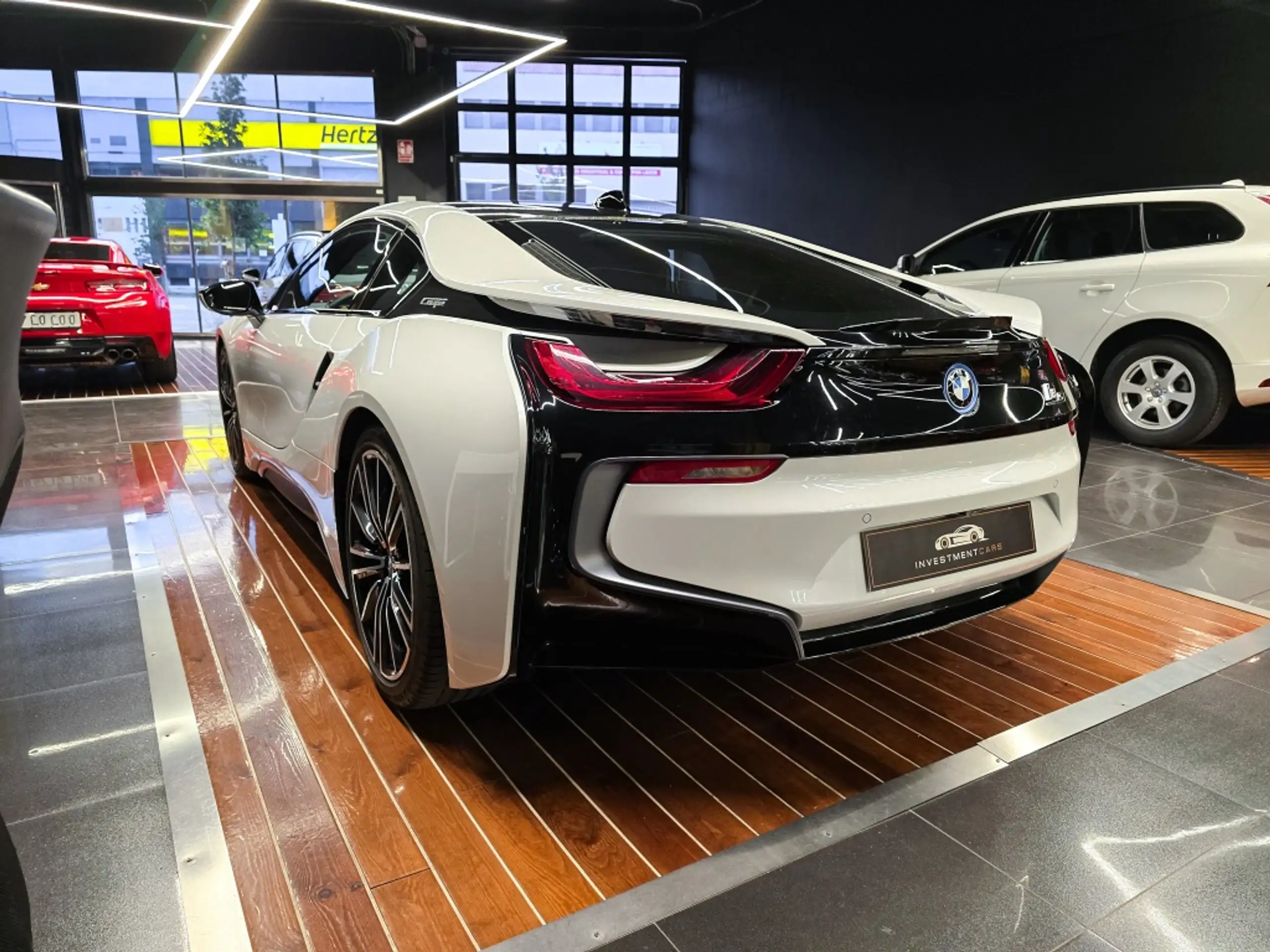 BMW - i8