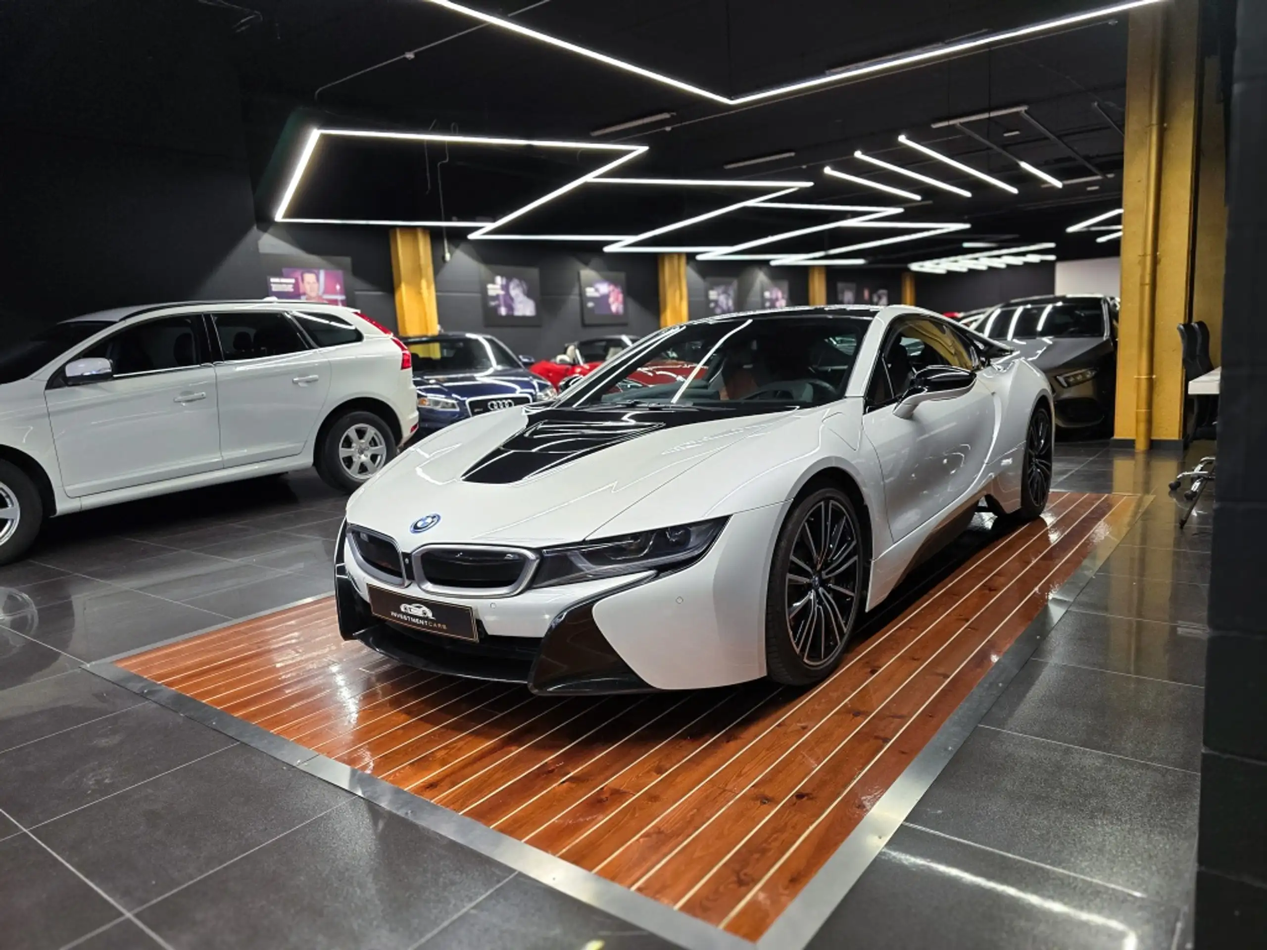 BMW - i8