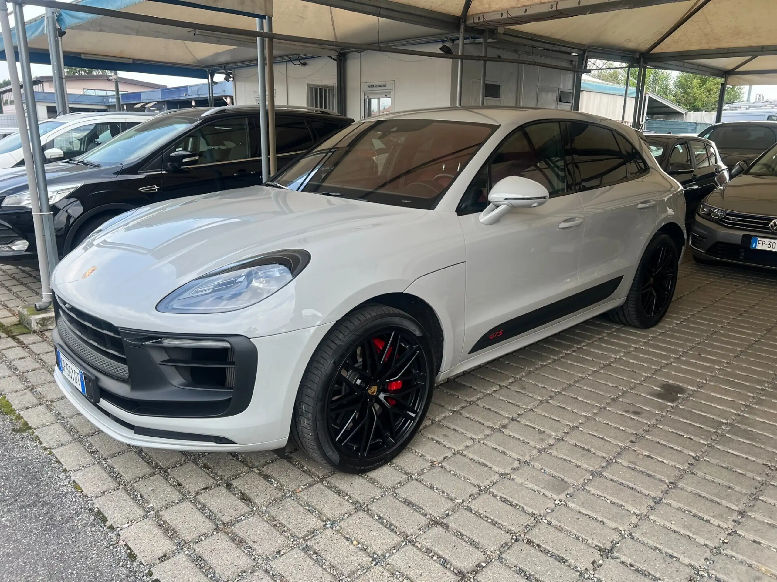 Porsche - Macan