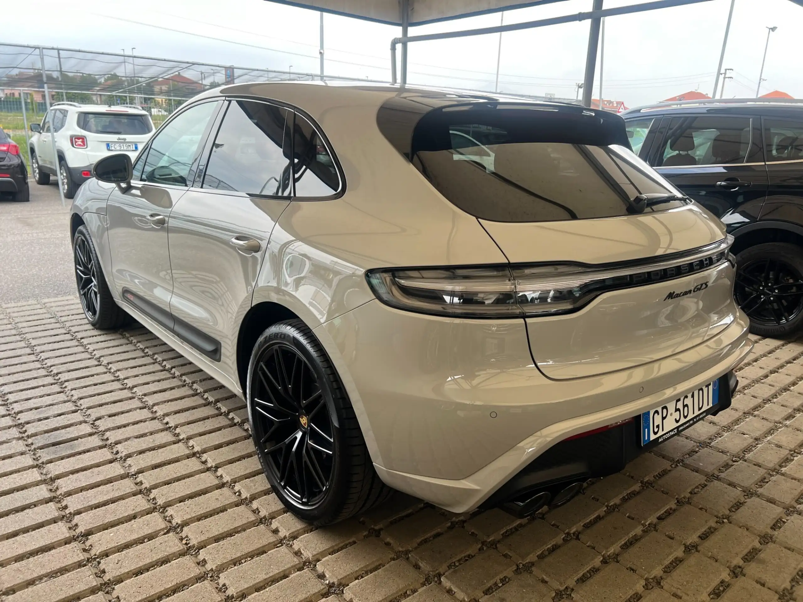 Porsche - Macan