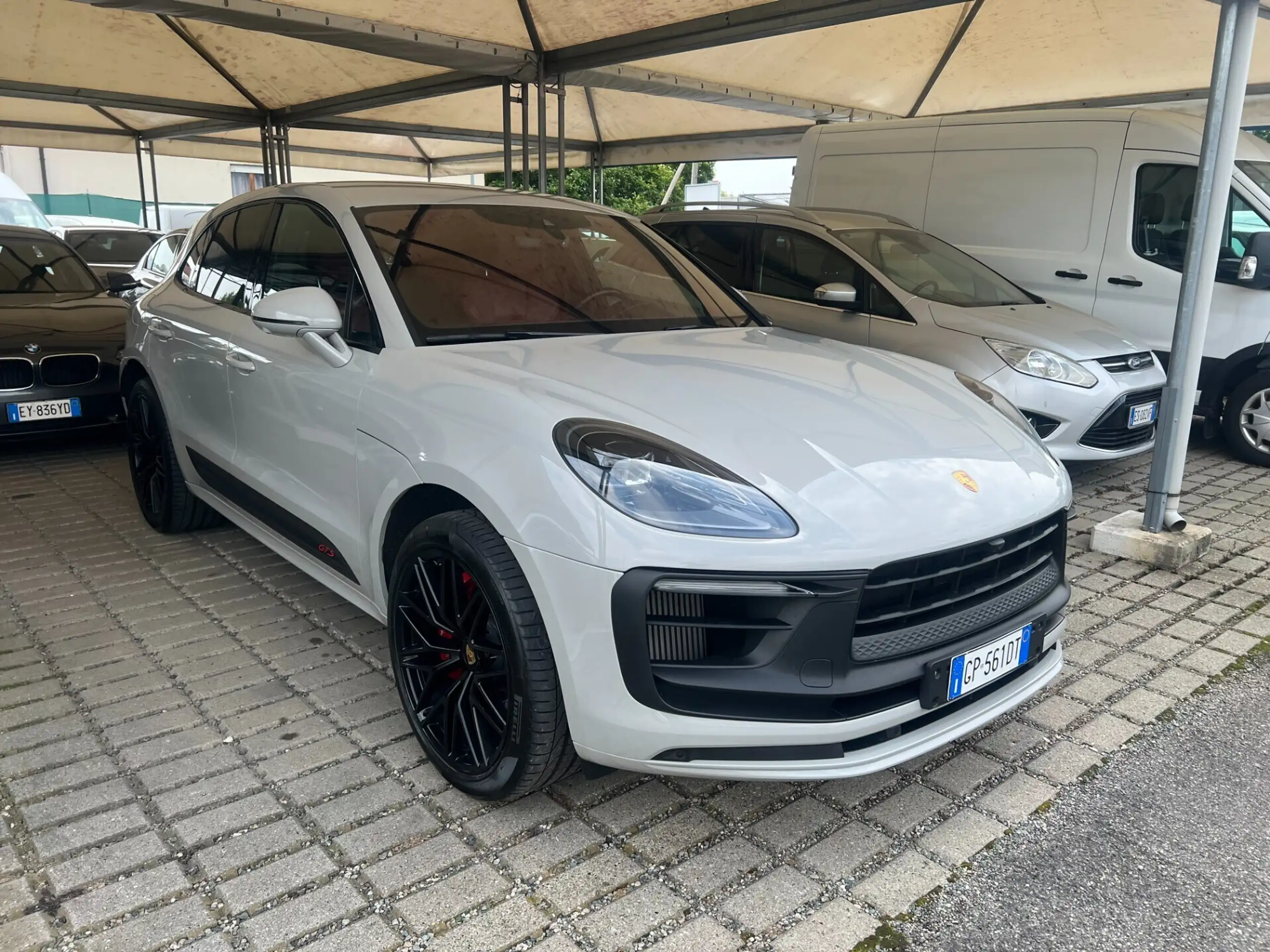 Porsche - Macan