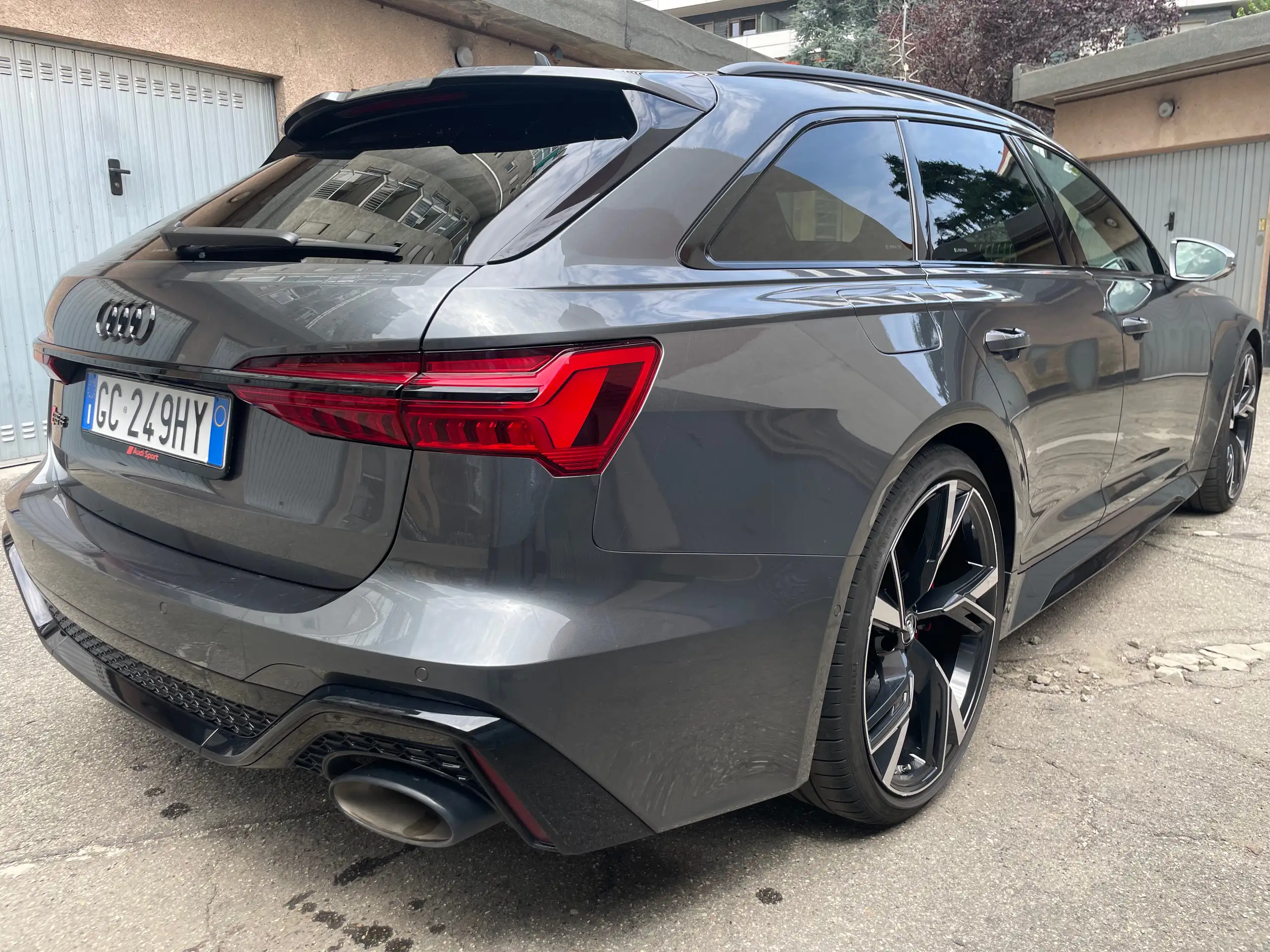 Audi - RS6