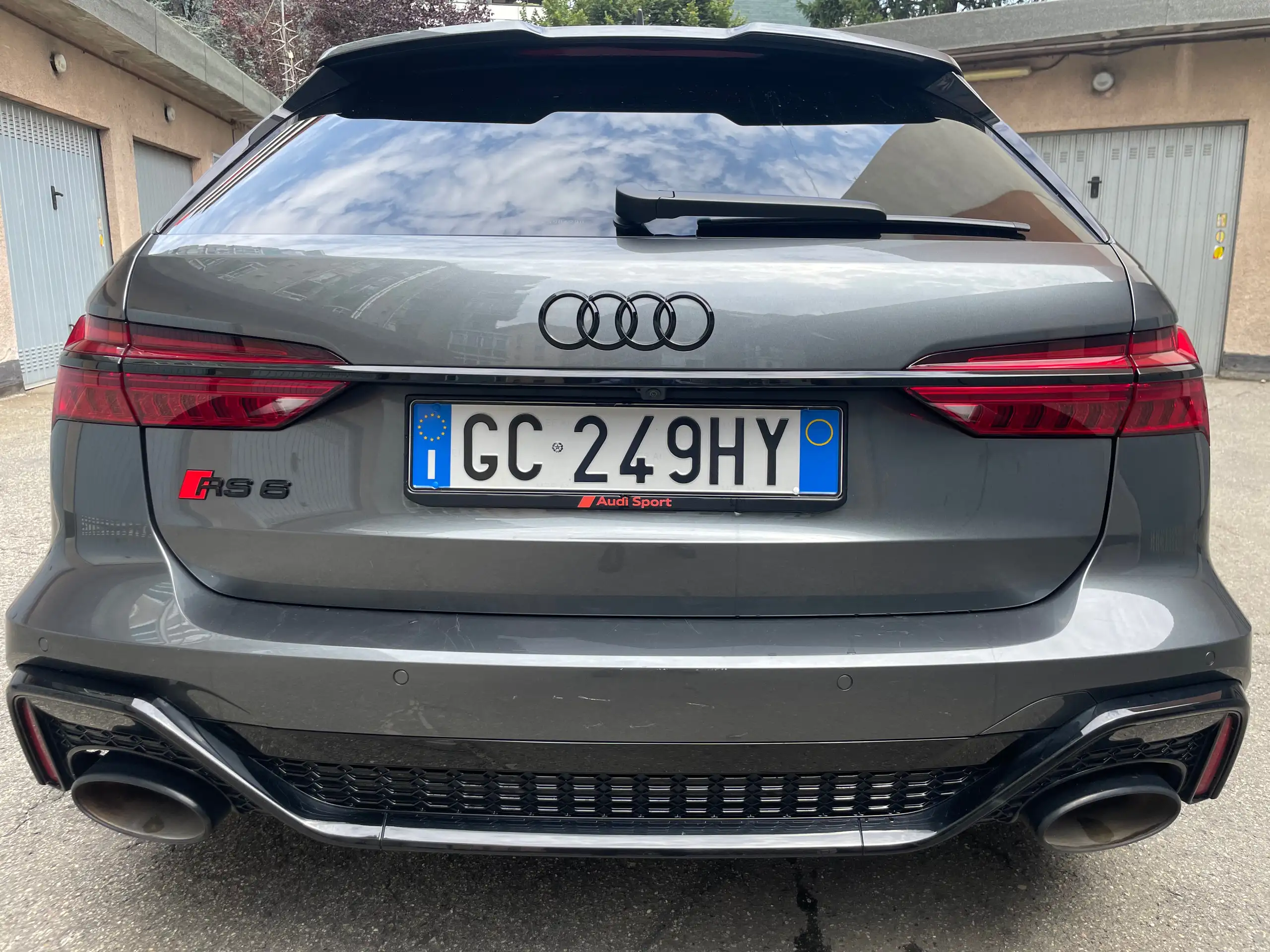 Audi - RS6