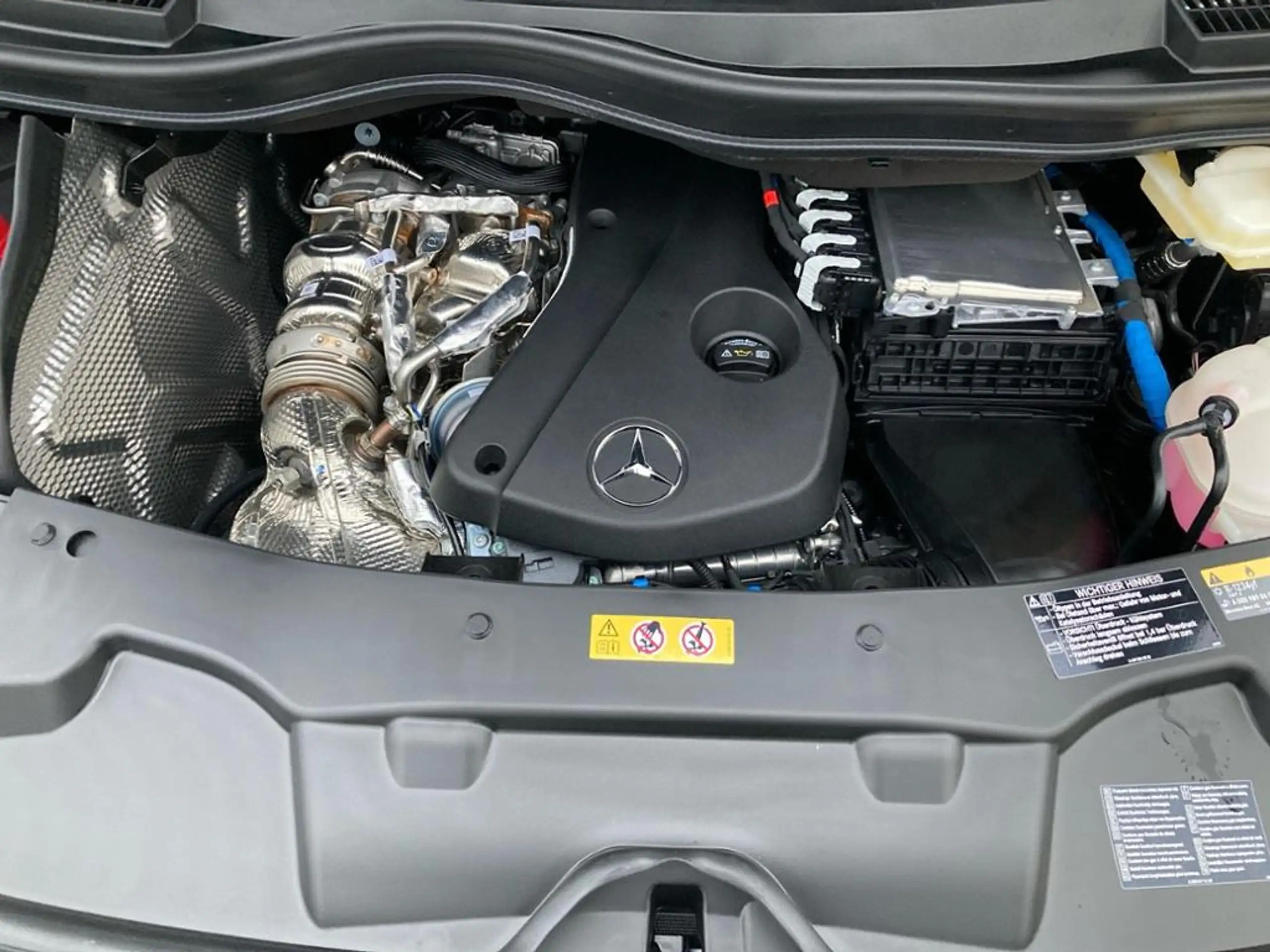 Mercedes-Benz - V 300