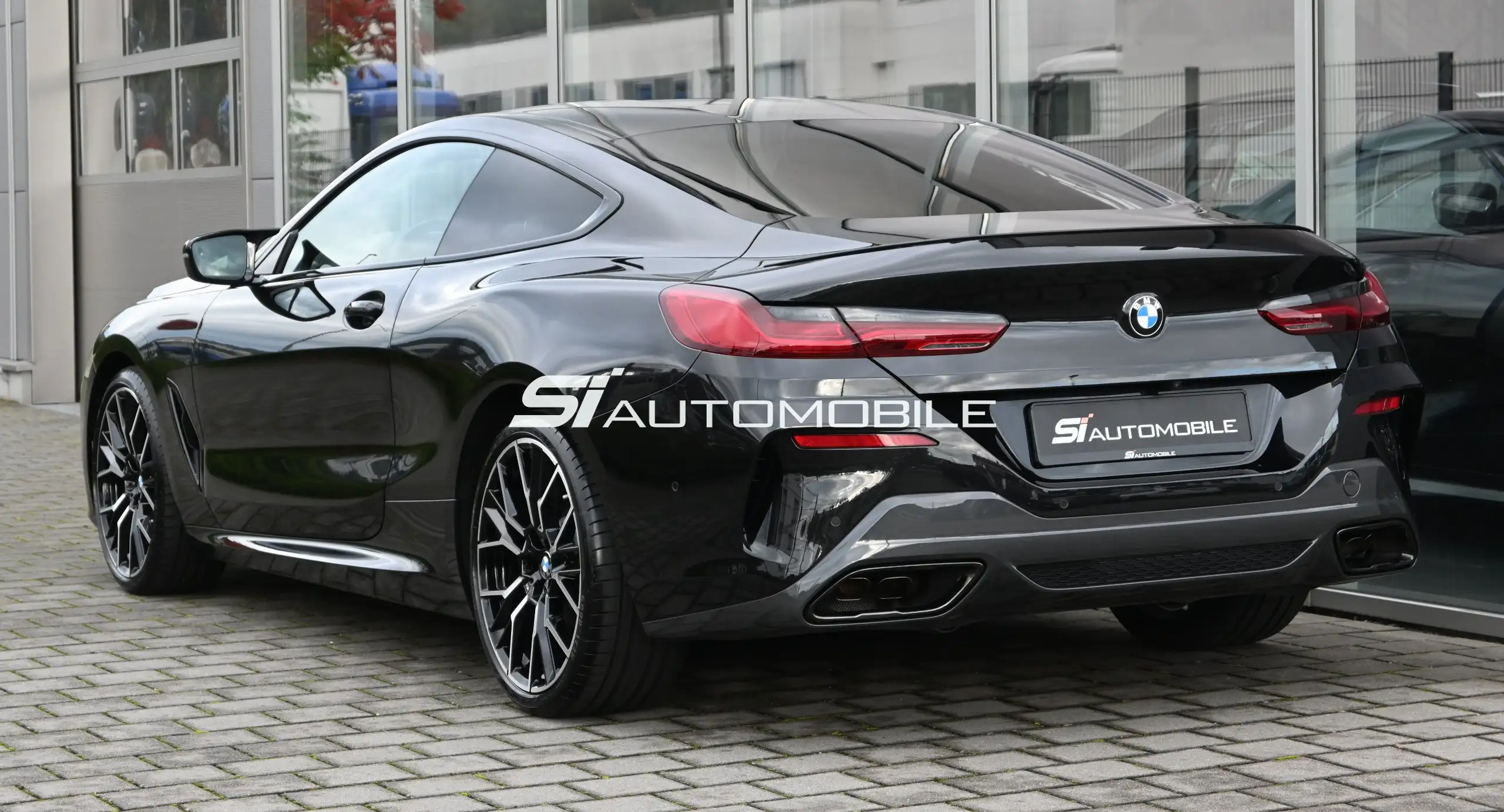 BMW - M850