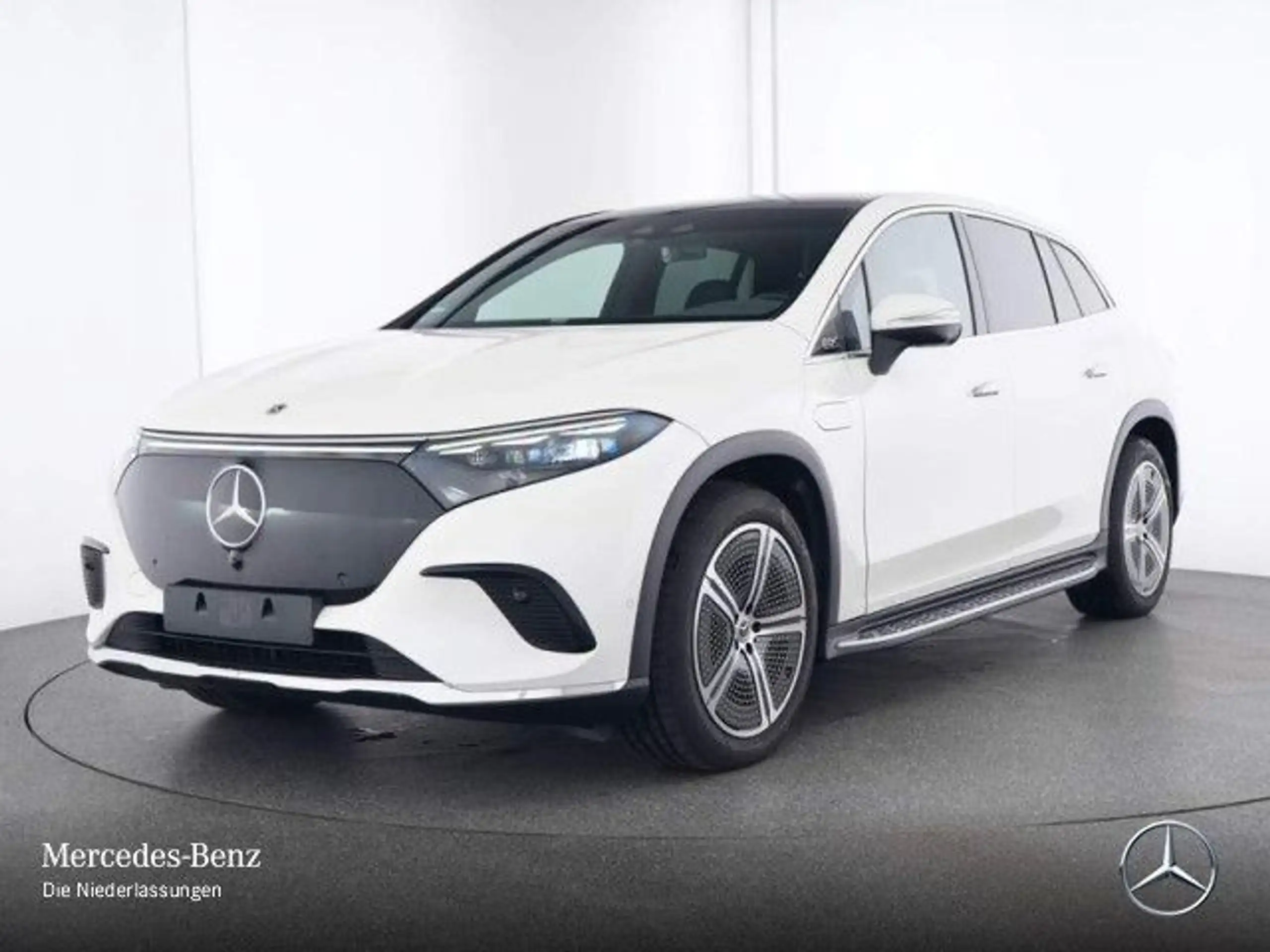 Mercedes-Benz - EQS SUV