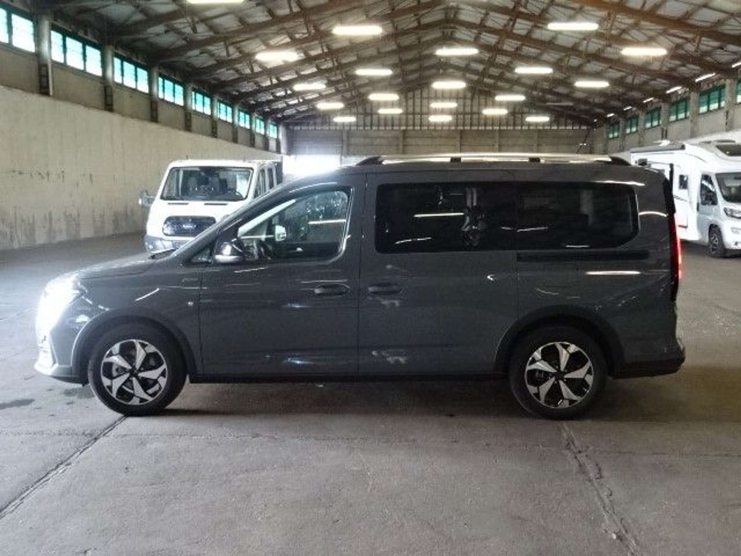 Ford - Grand Tourneo