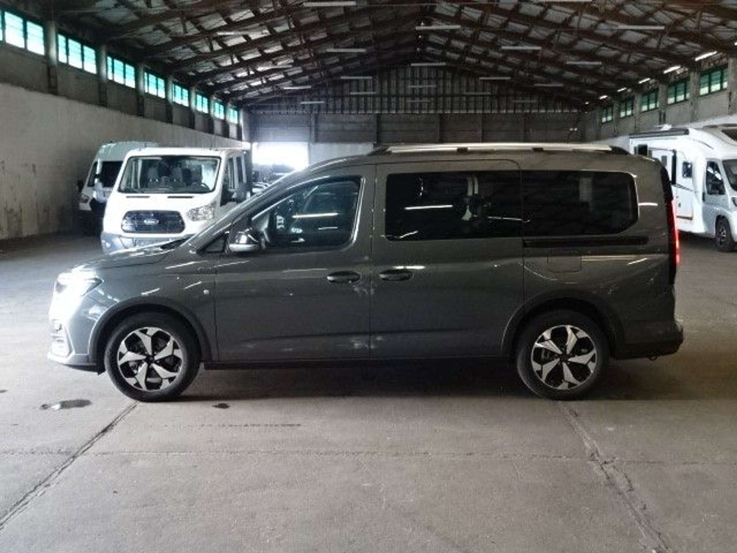 Ford - Grand Tourneo