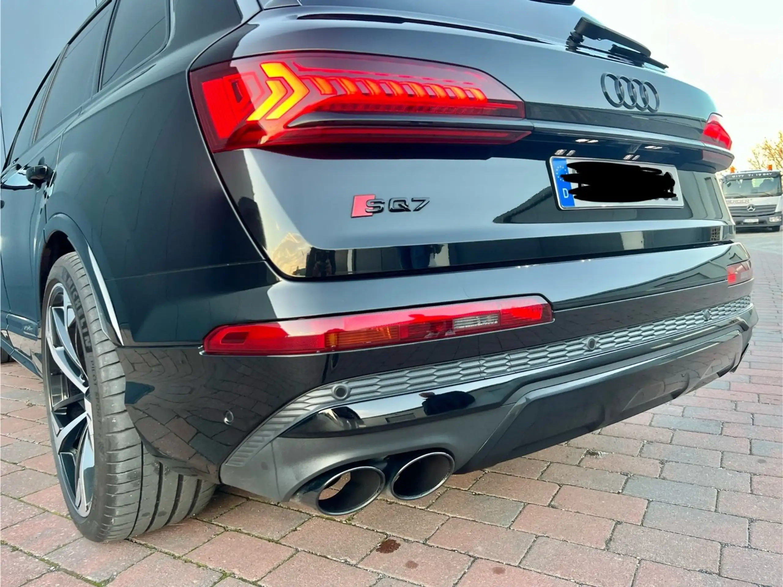 Audi - SQ7