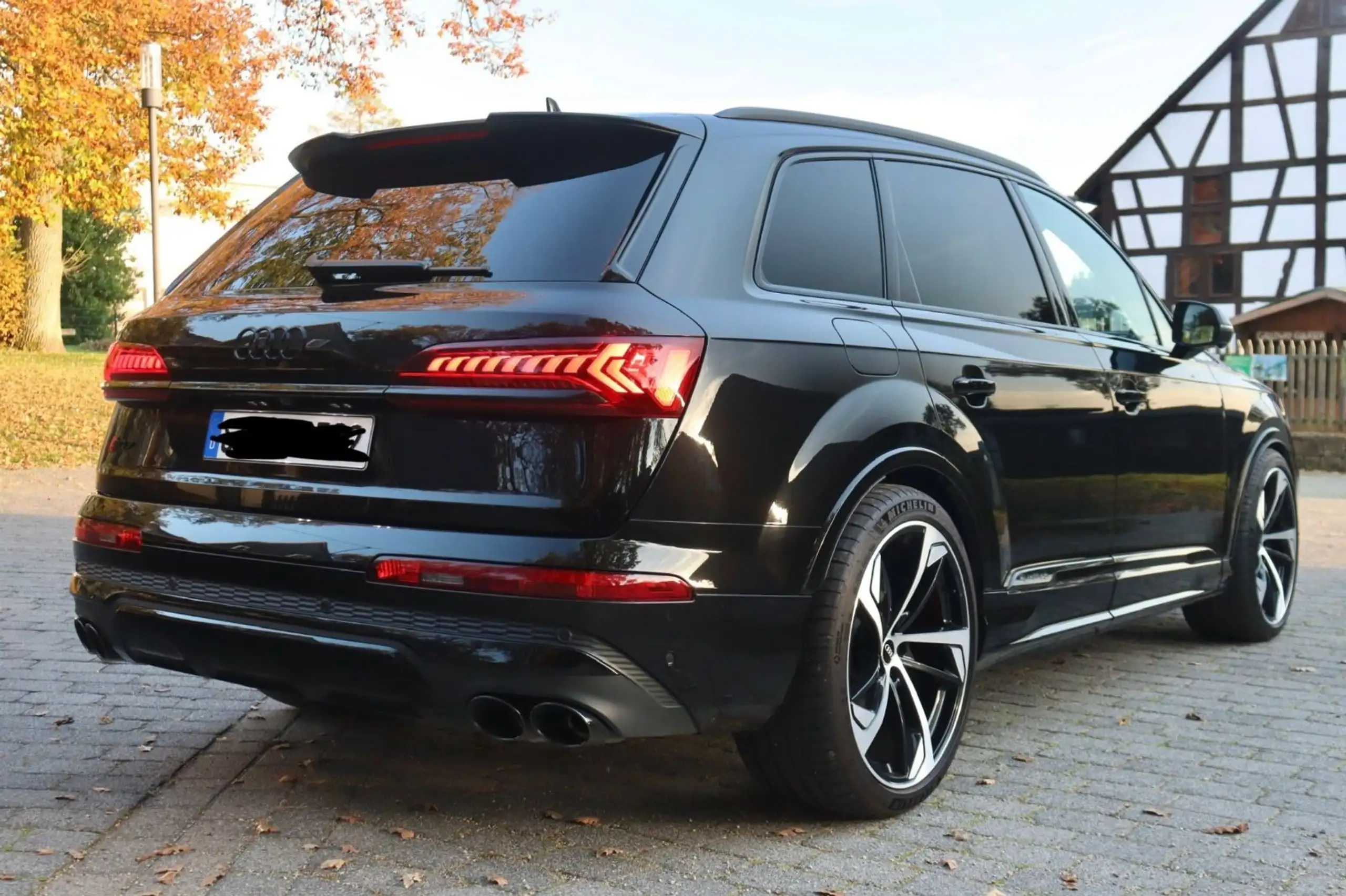 Audi - SQ7