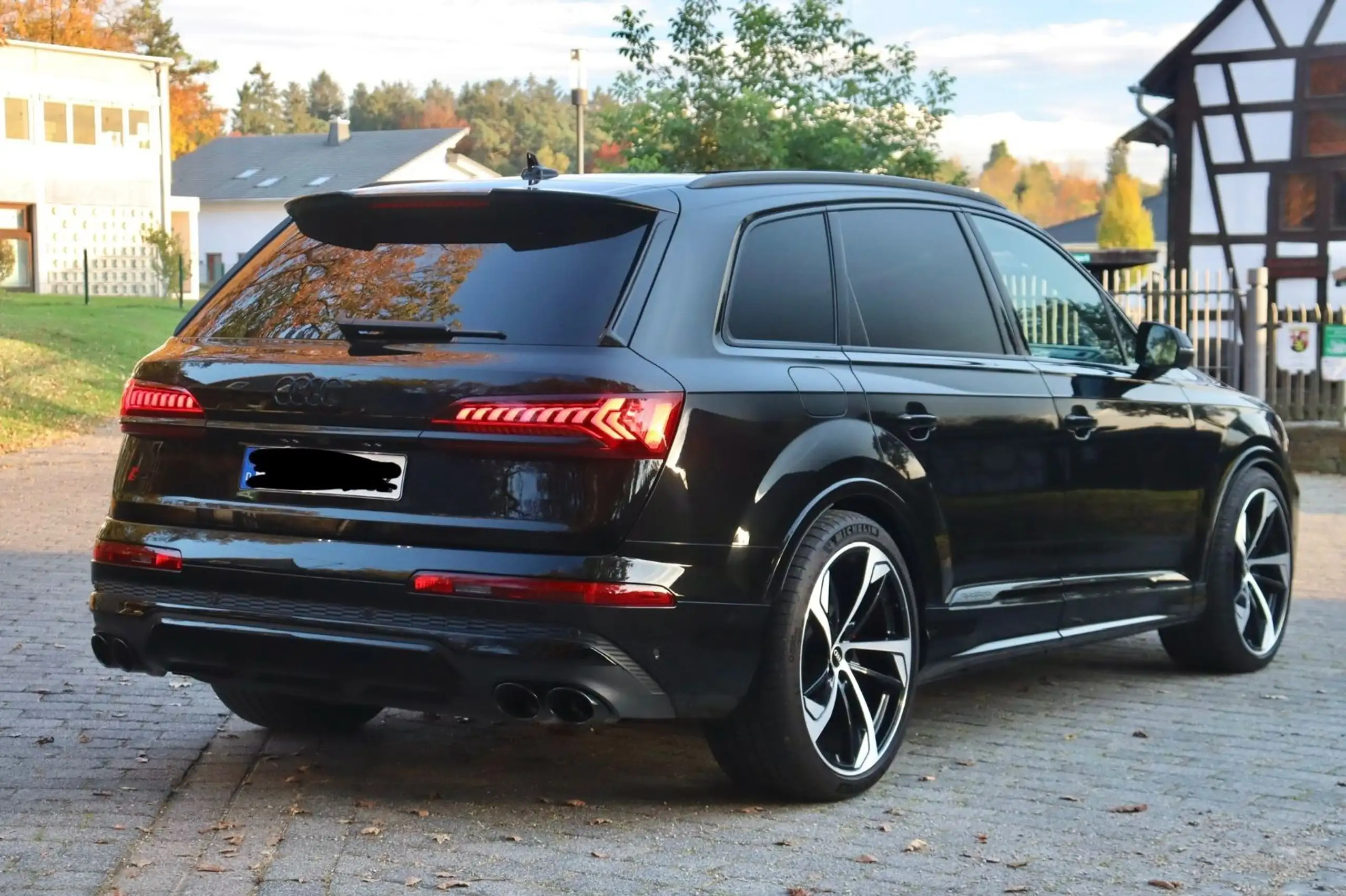 Audi - SQ7