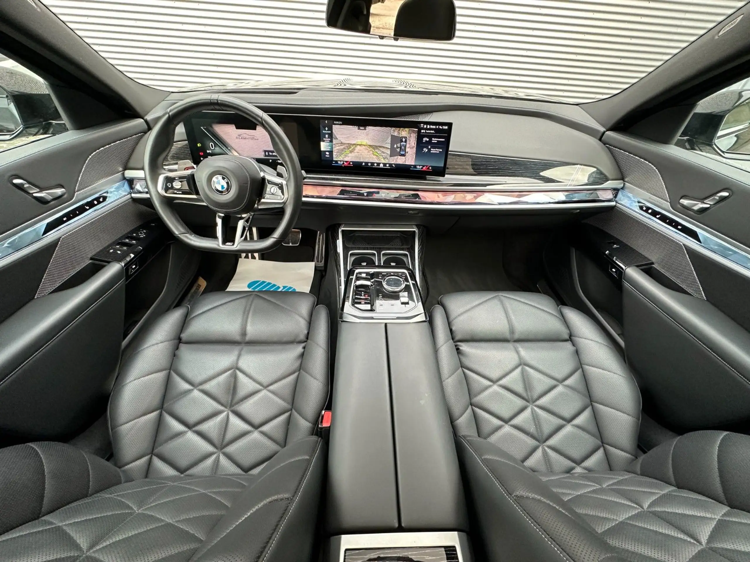 BMW - 740