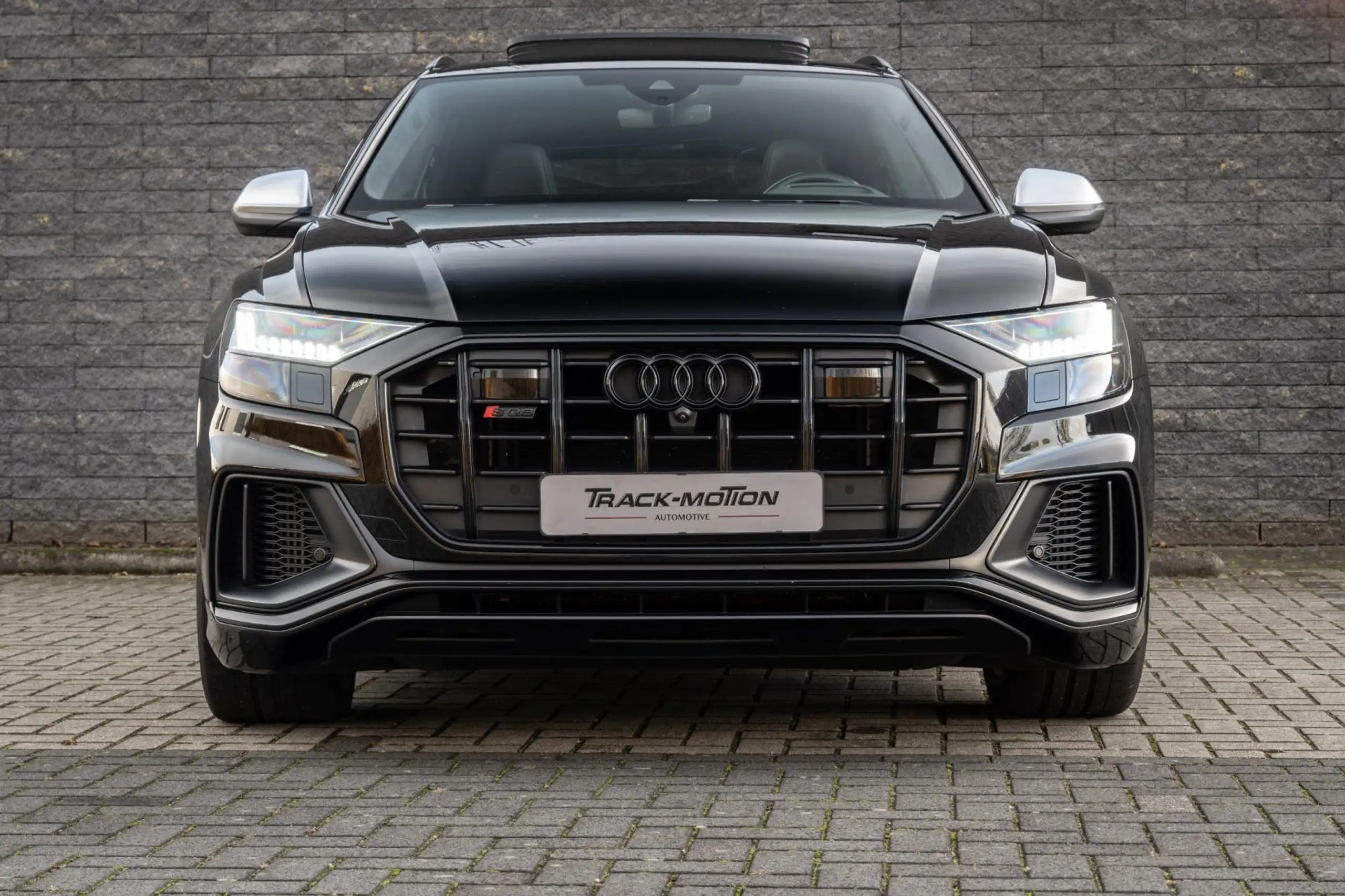 Audi - SQ8