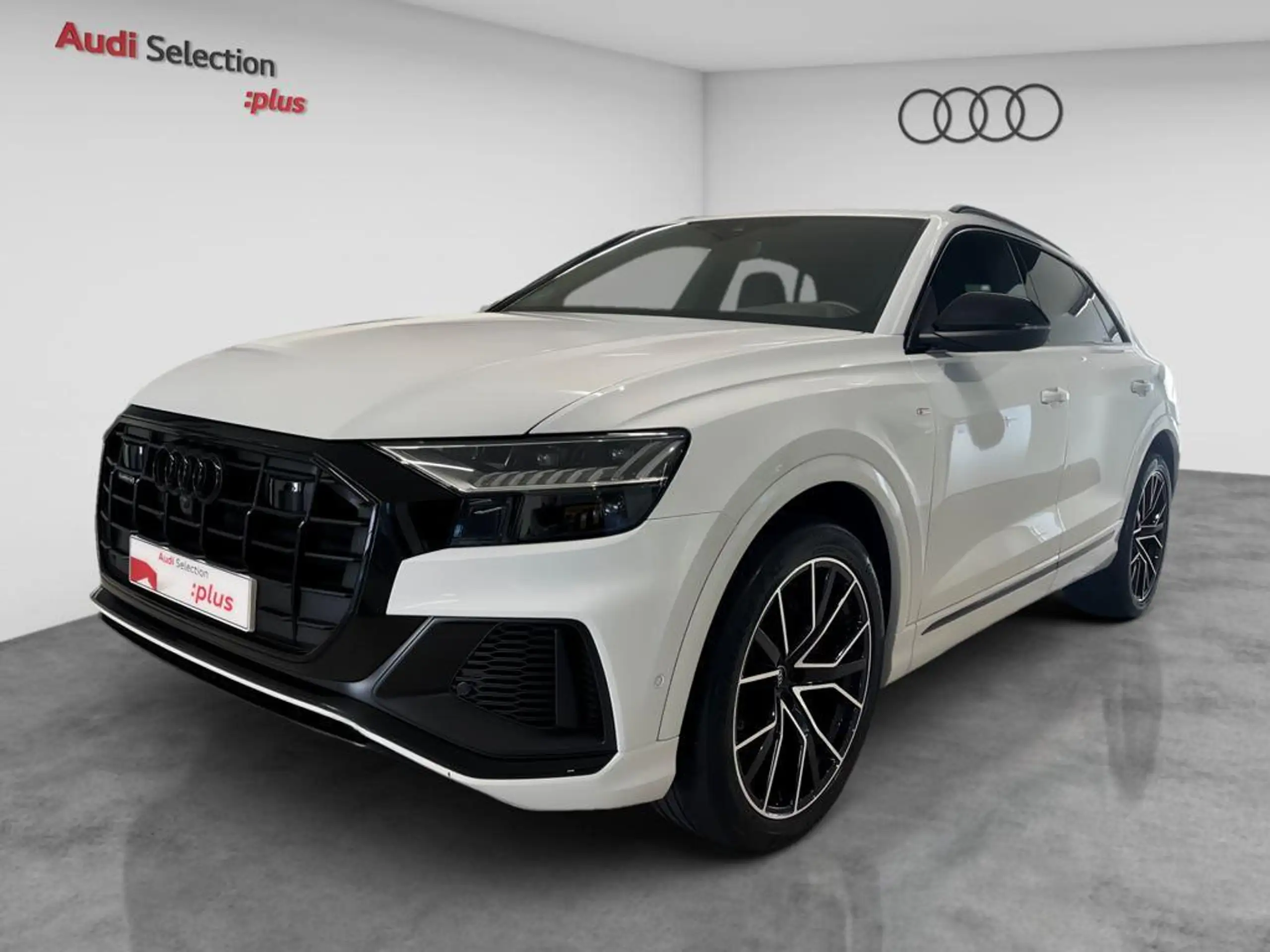 Audi - Q8