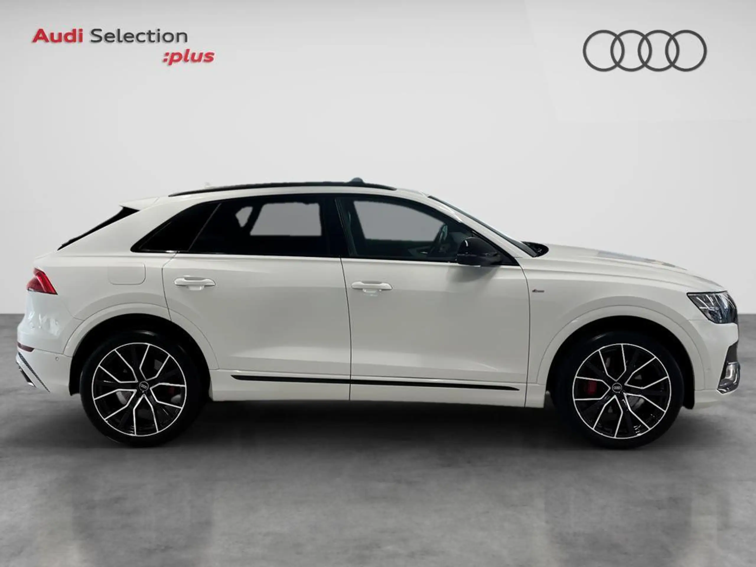 Audi - Q8