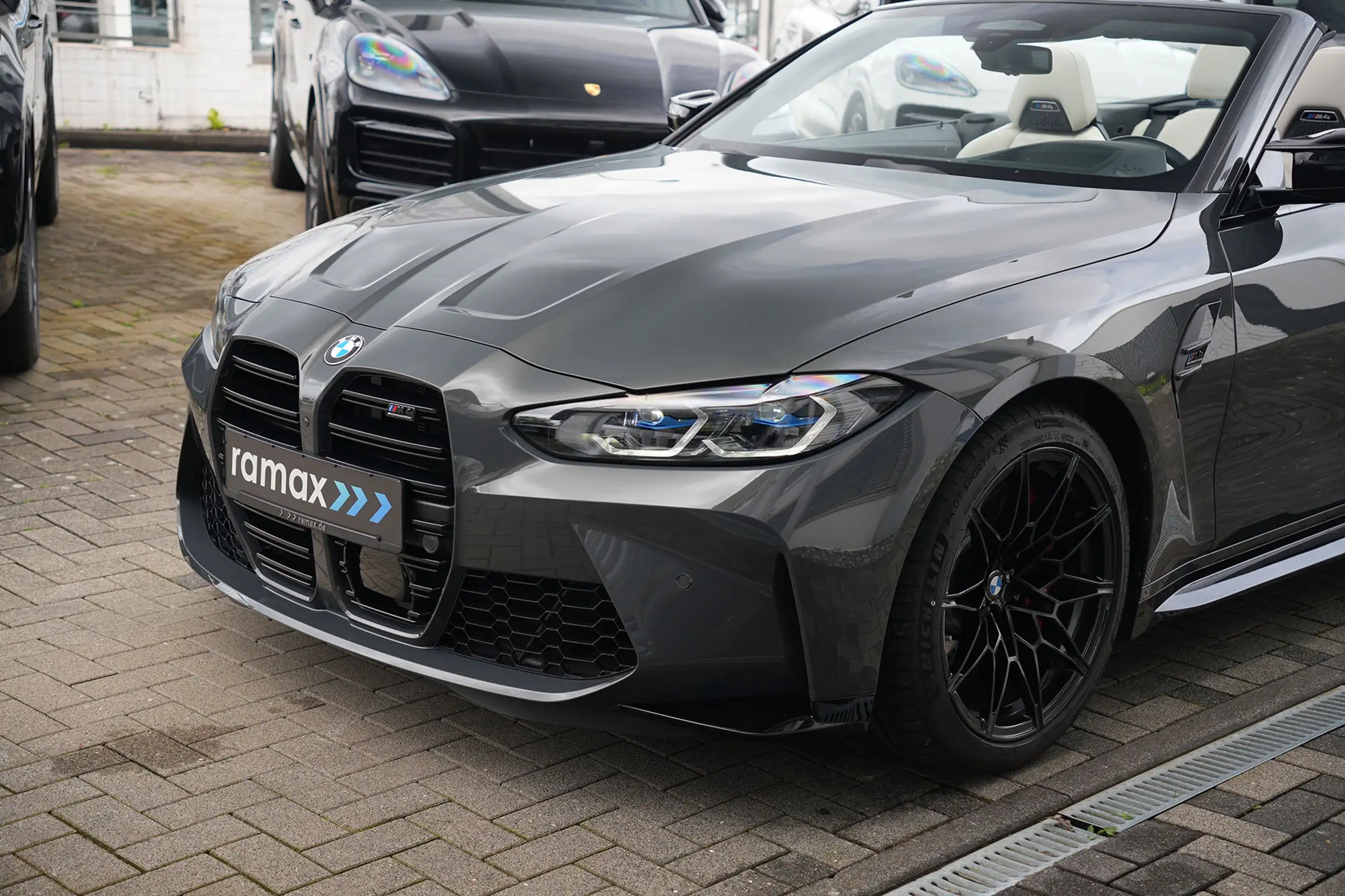 BMW - M4