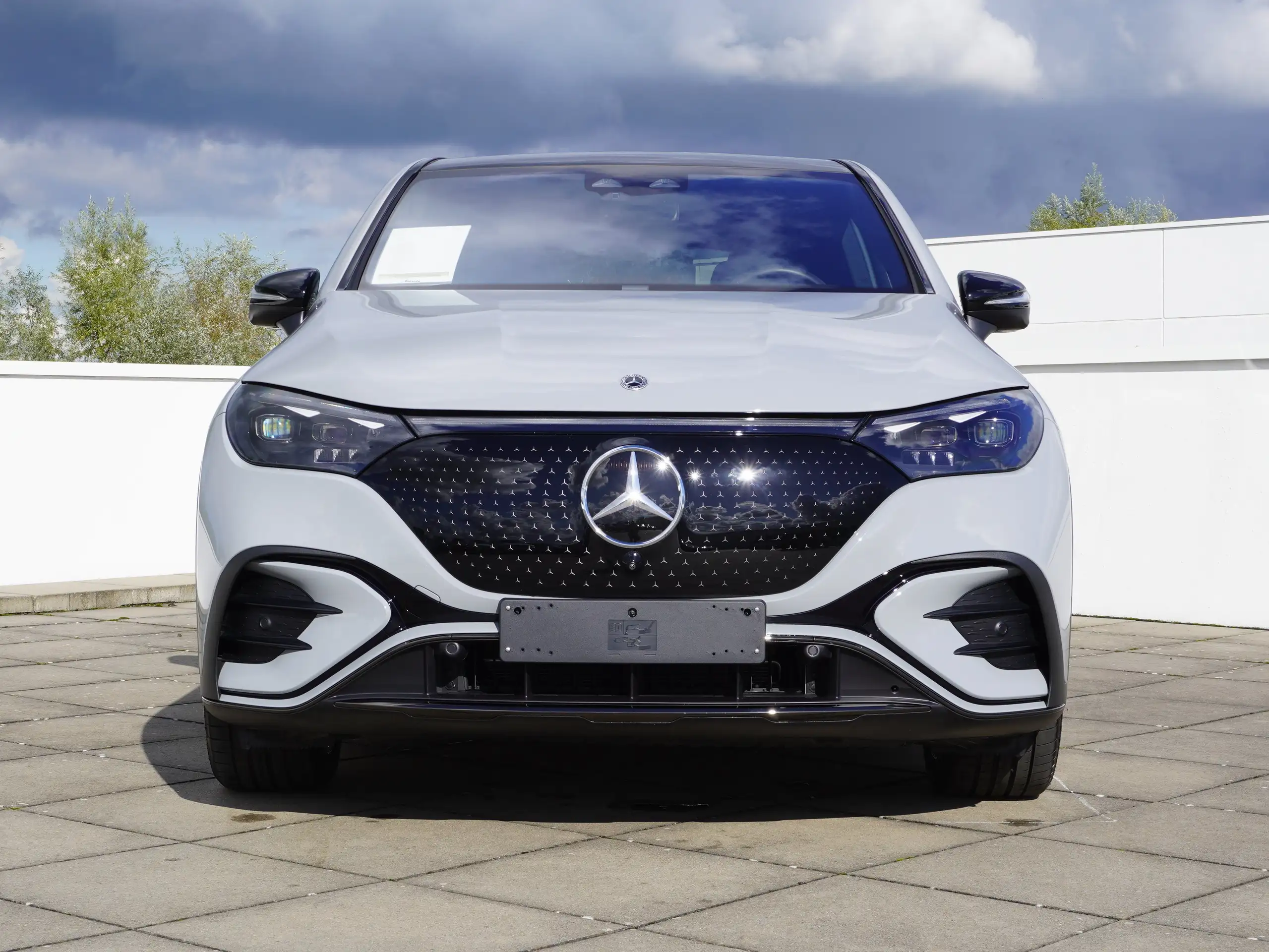 Mercedes-Benz - EQE SUV