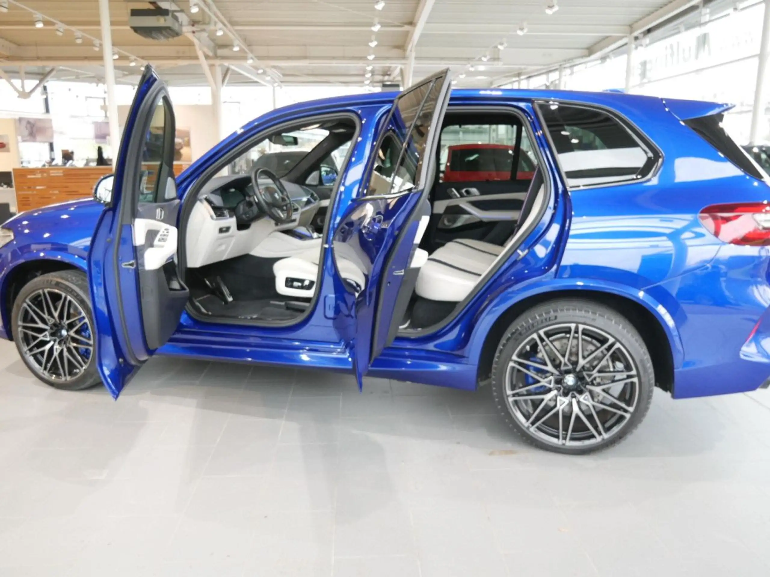 BMW - X5 M