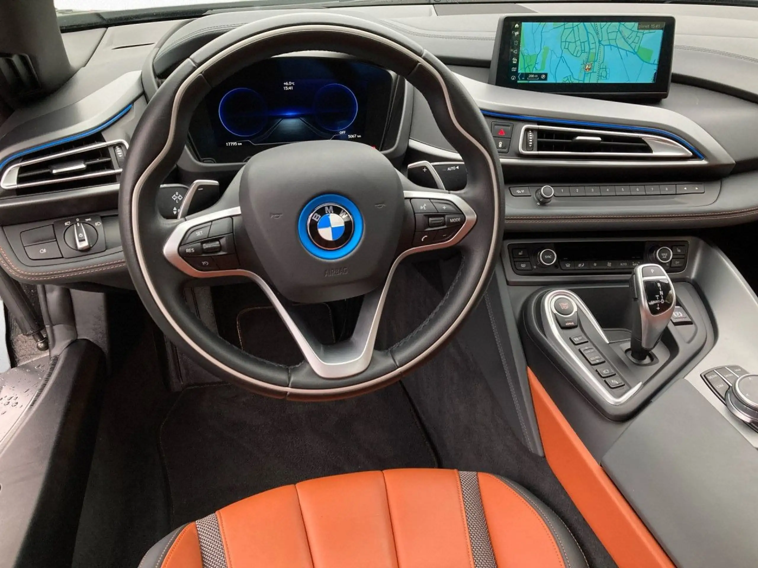 BMW - i8