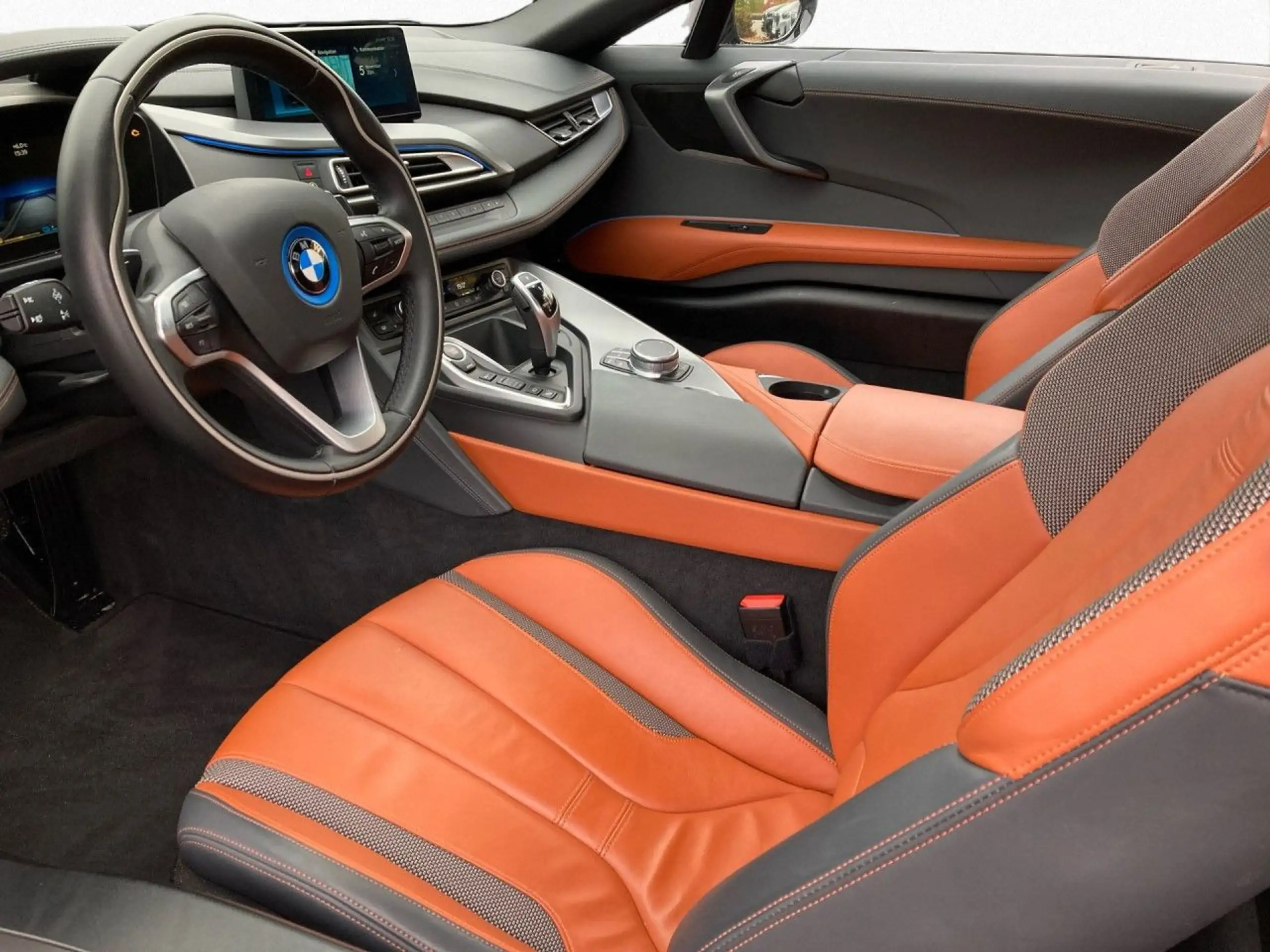 BMW - i8