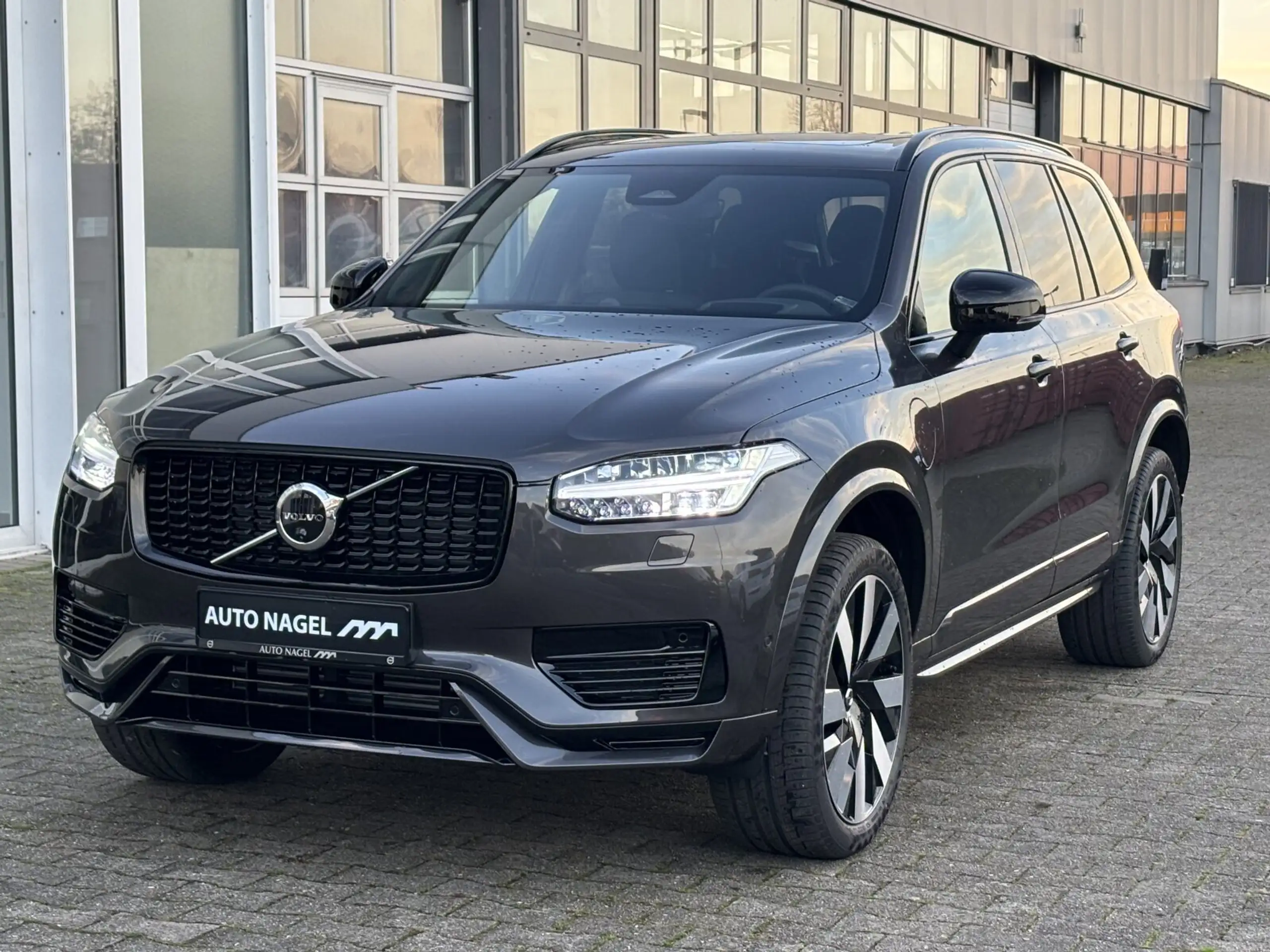 Volvo - XC90