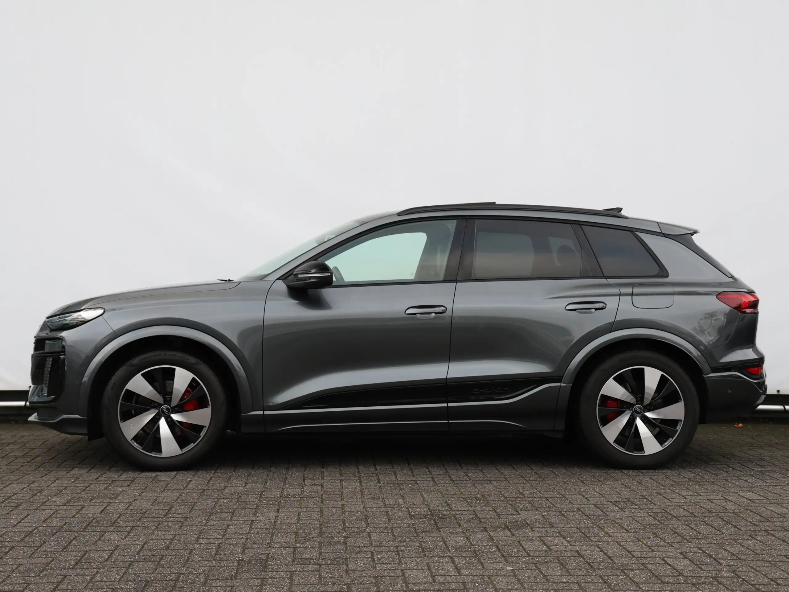 Audi - Q6