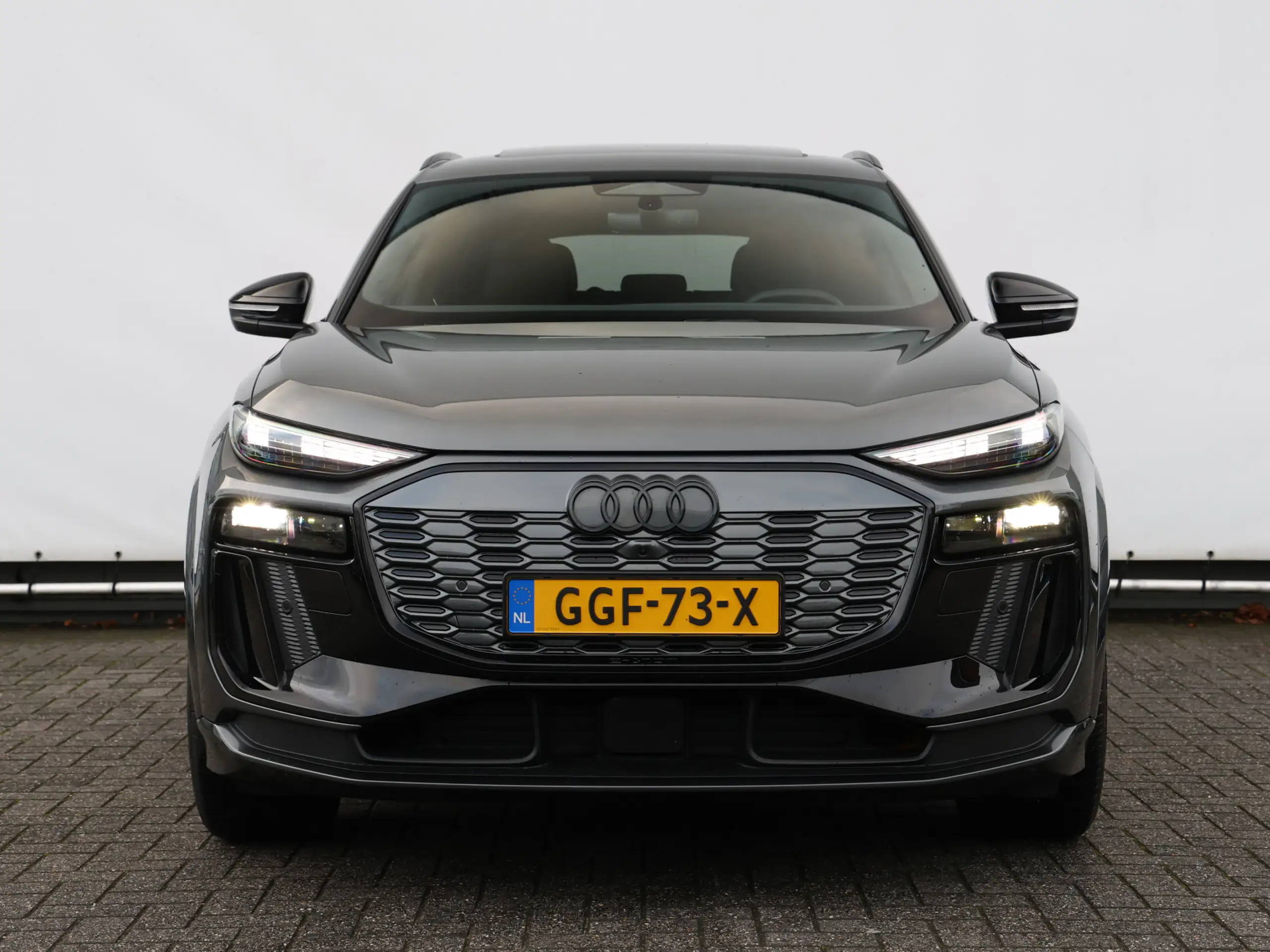 Audi - Q6