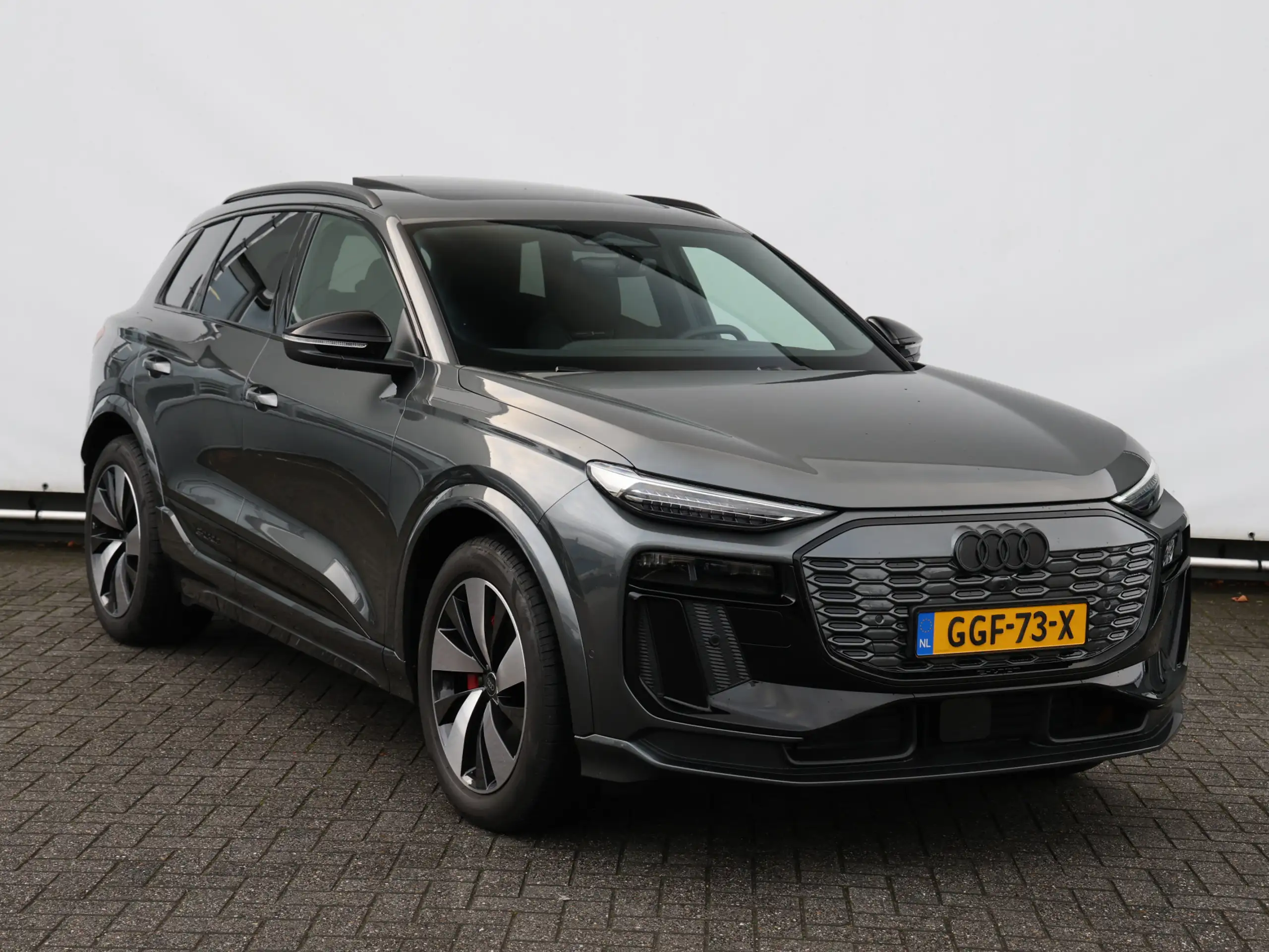 Audi - Q6