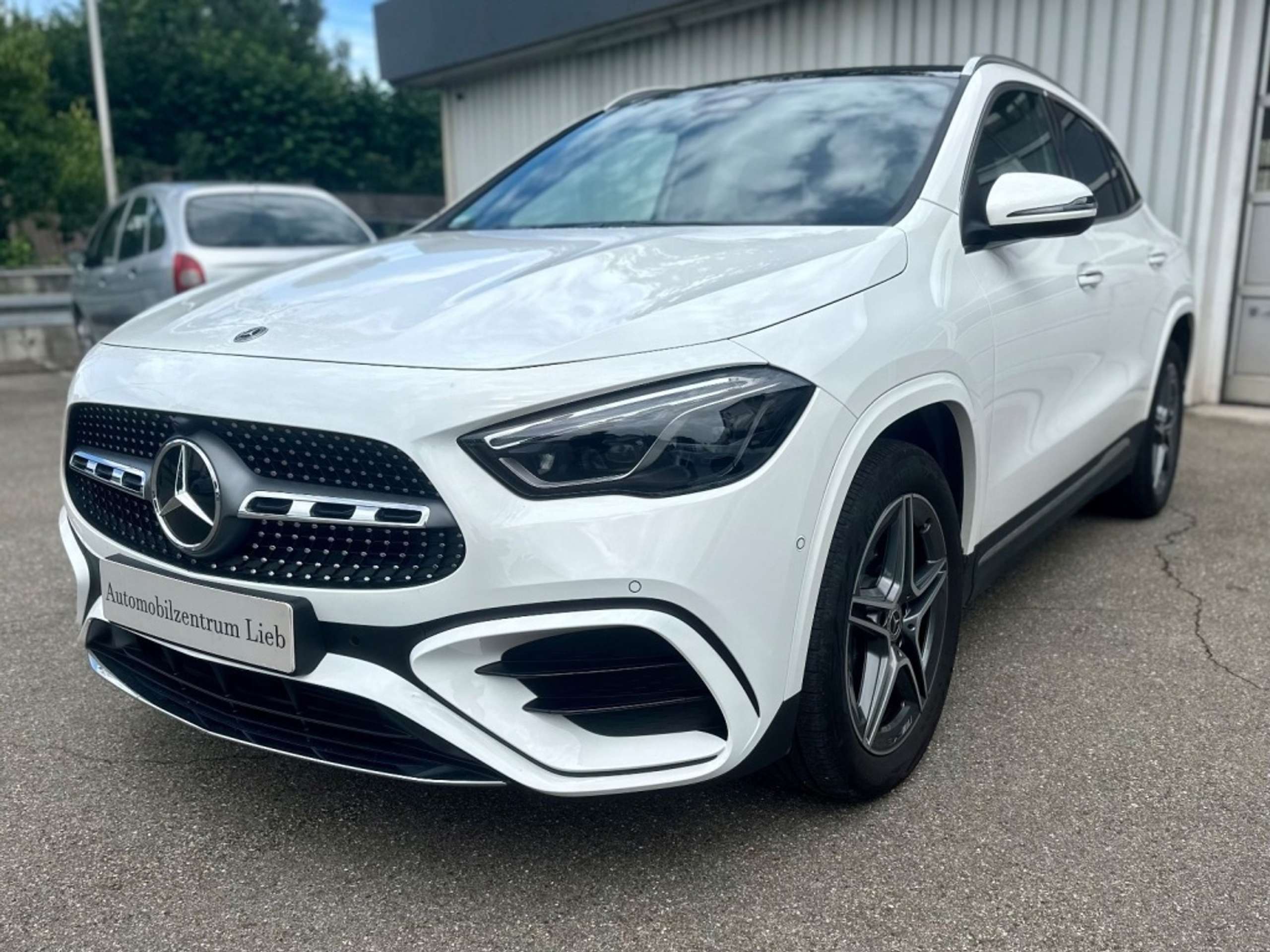 Mercedes-Benz - GLA 250