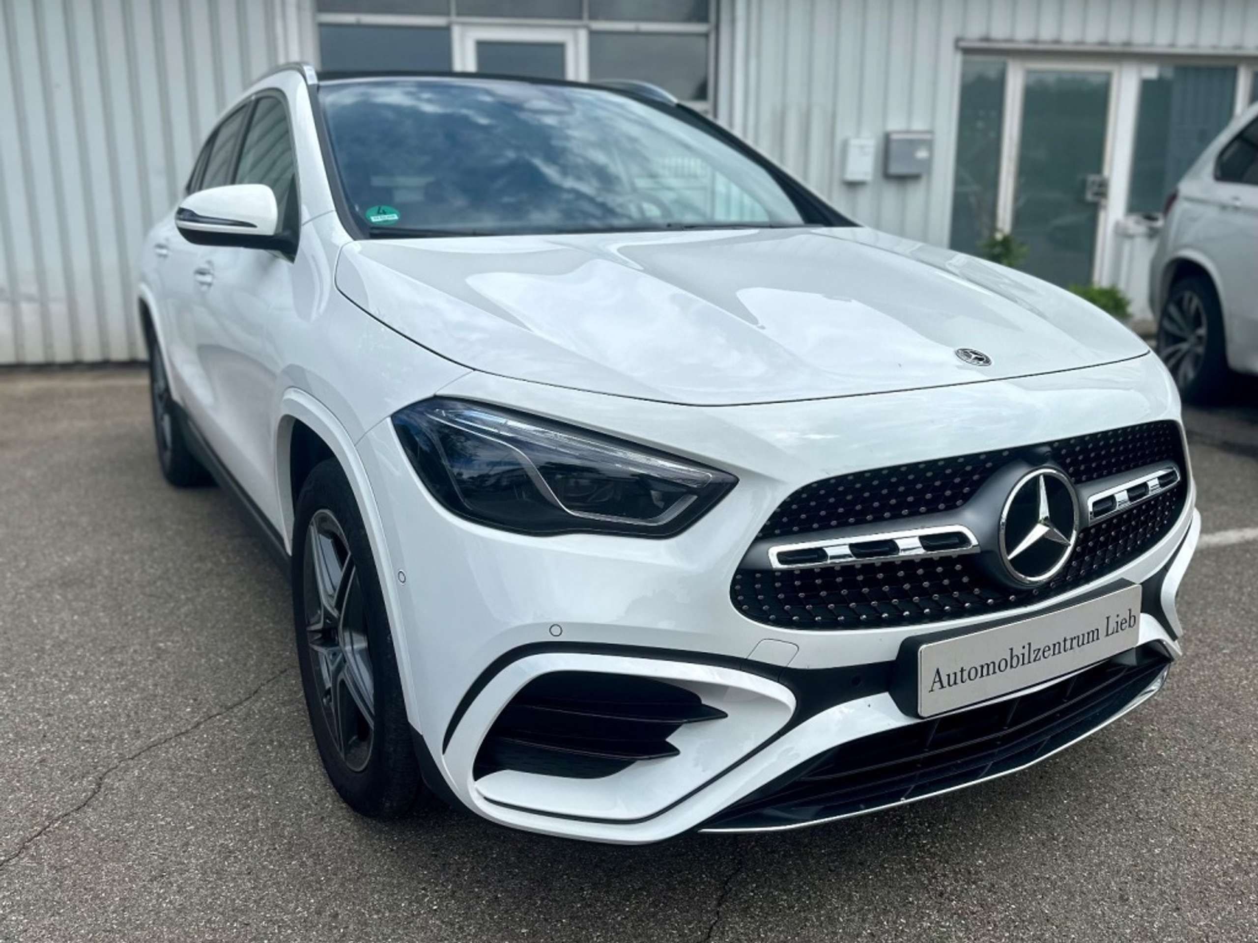 Mercedes-Benz - GLA 250