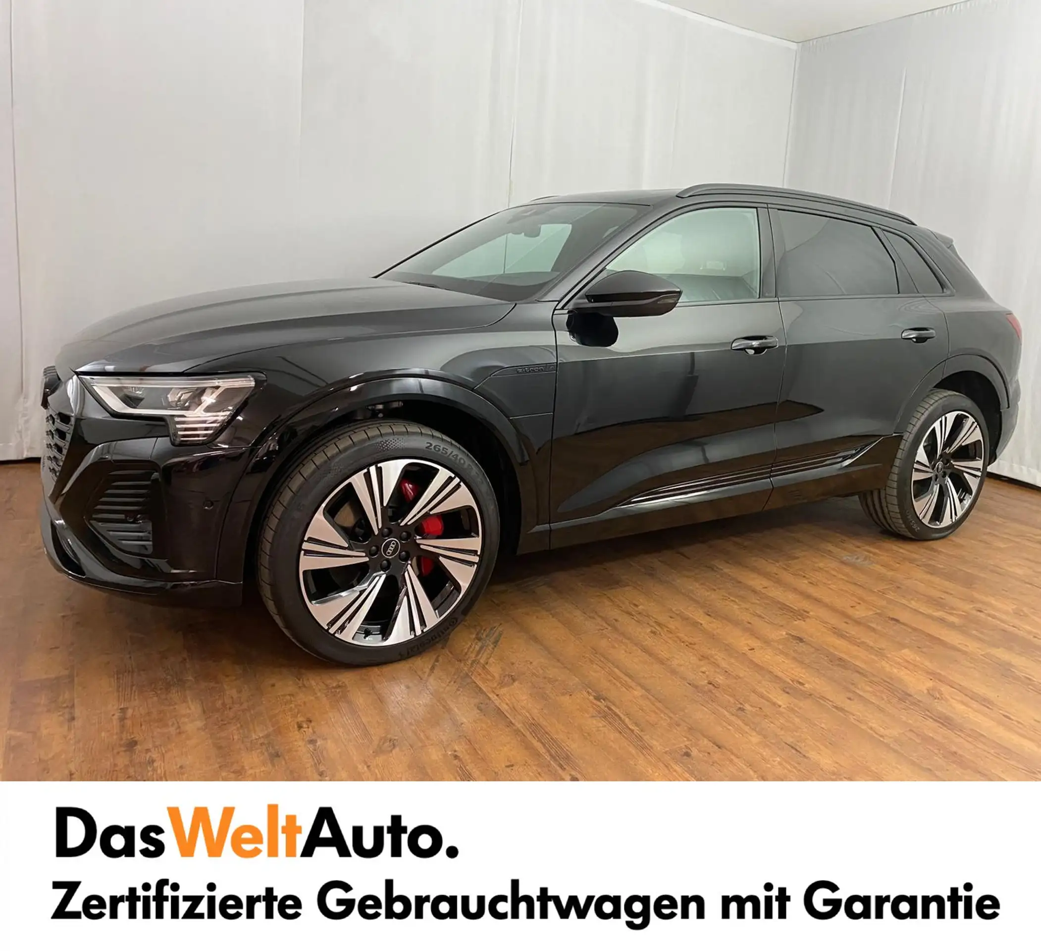 Audi - Q8