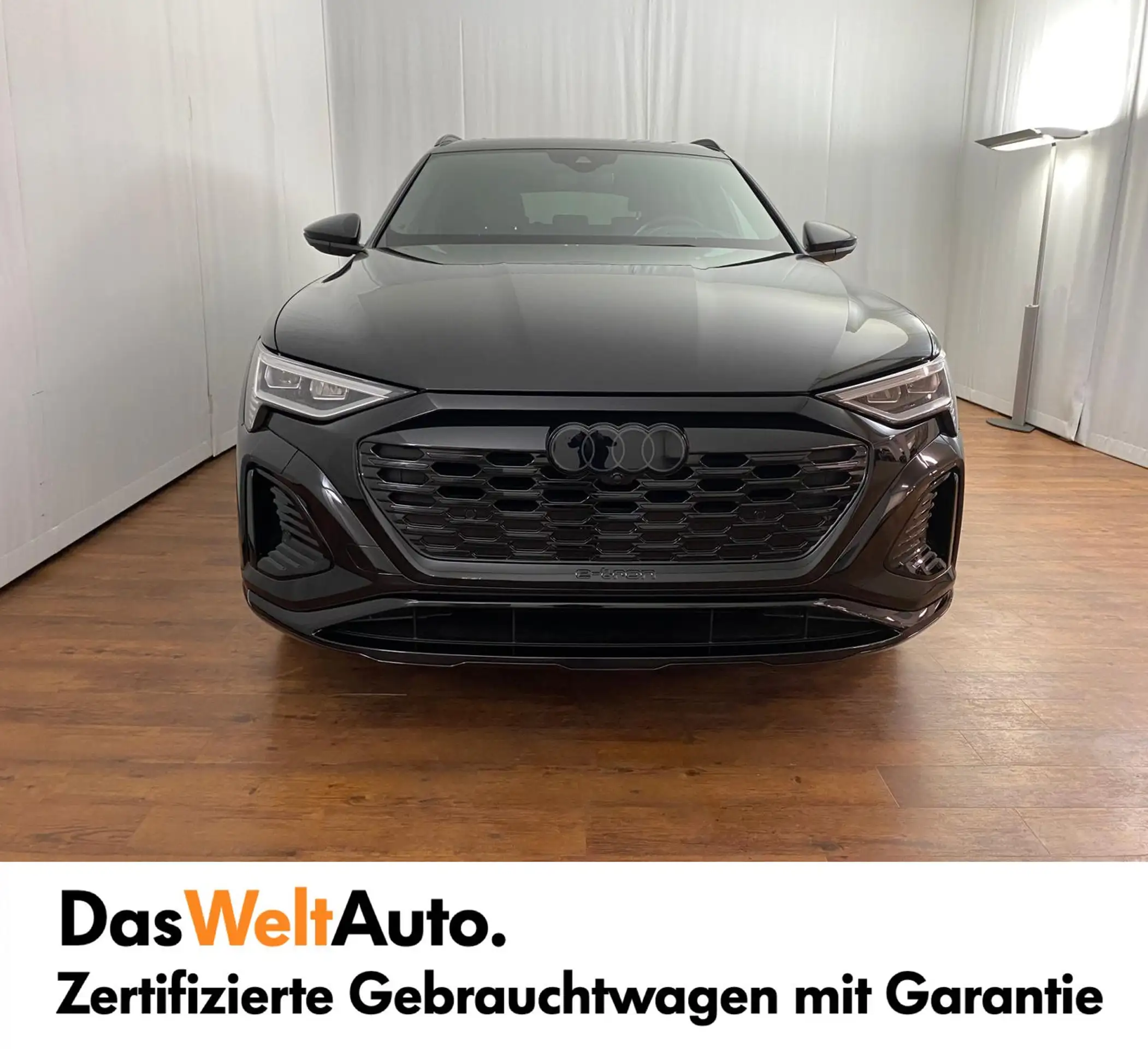 Audi - Q8