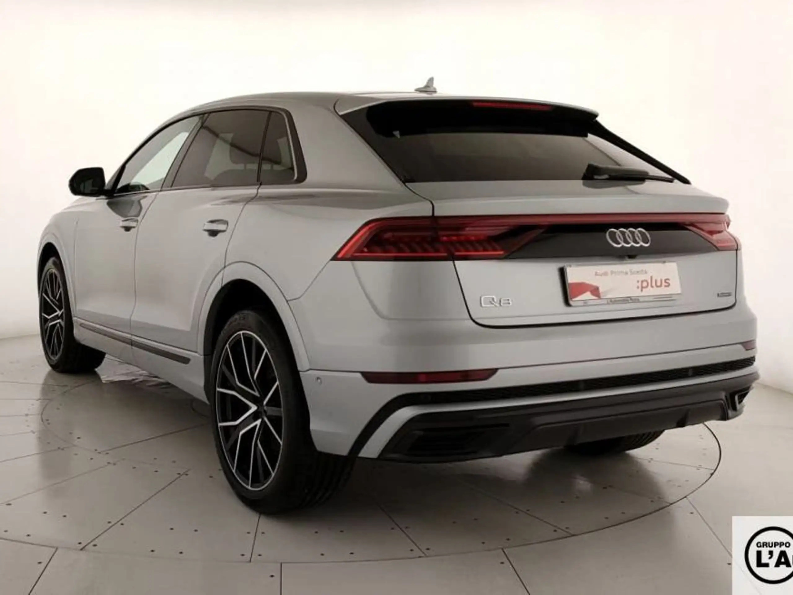 Audi - Q8