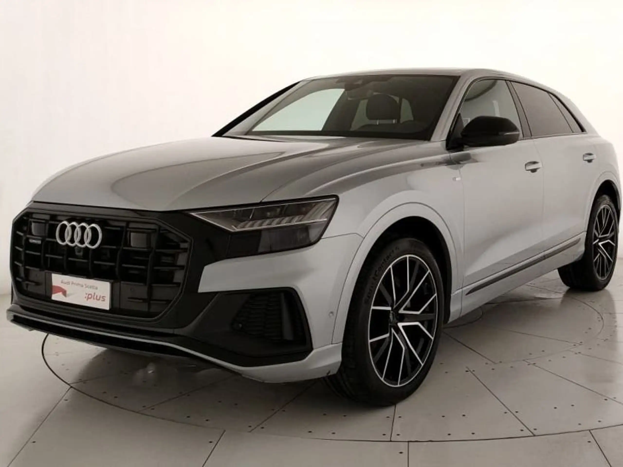 Audi - Q8