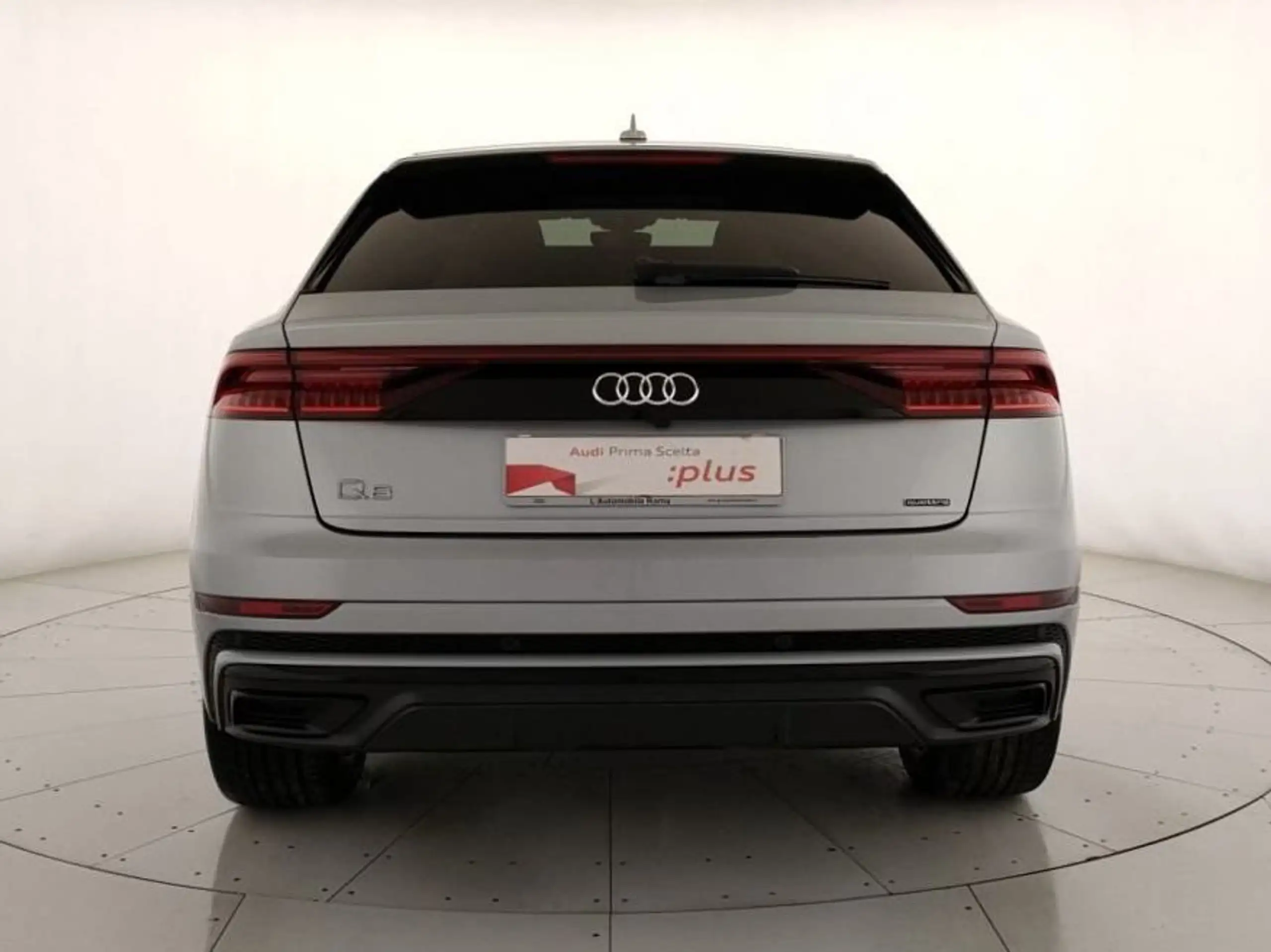 Audi - Q8