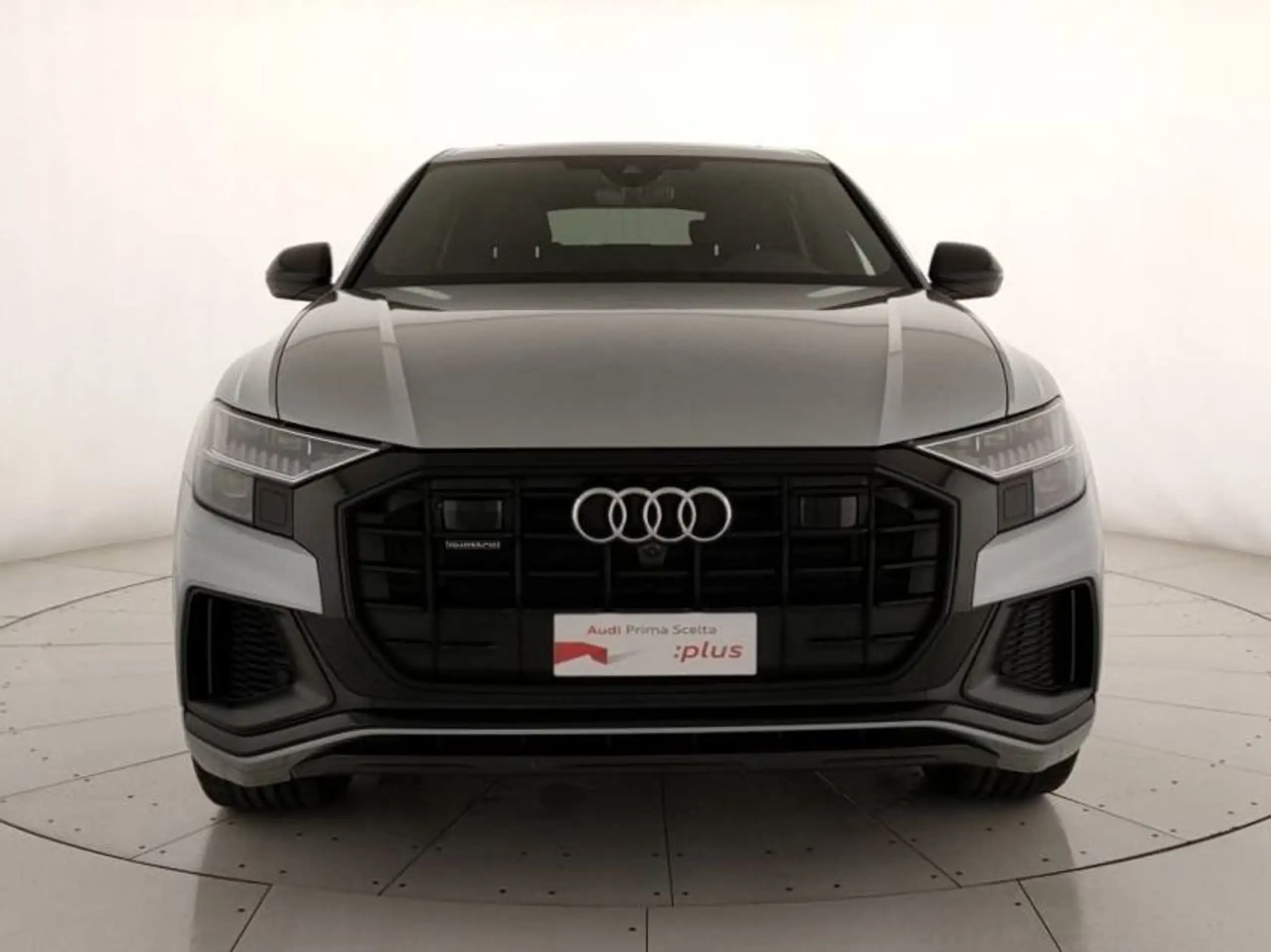 Audi - Q8