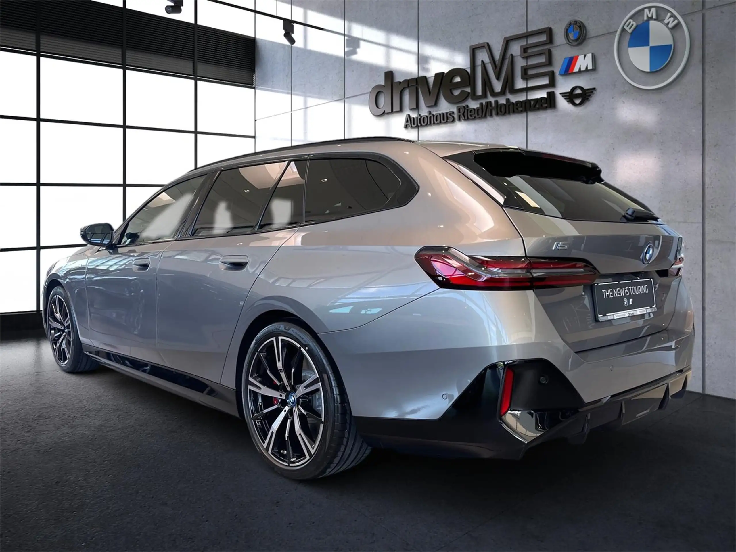 BMW - i5