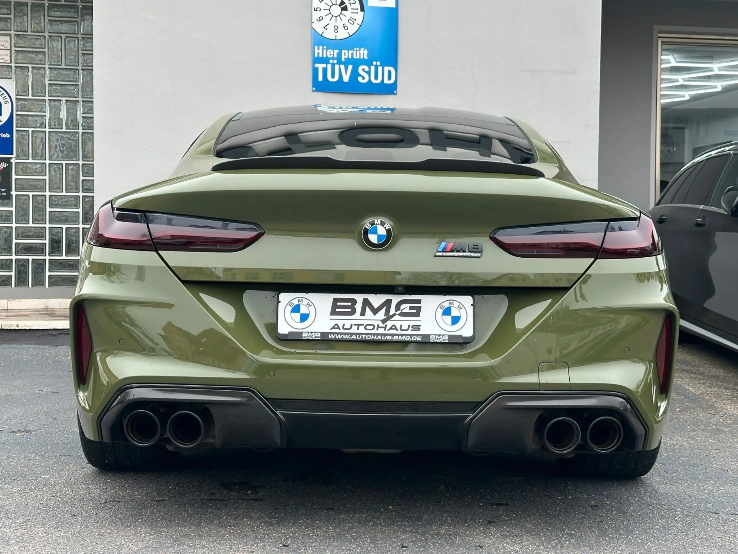 BMW - M8