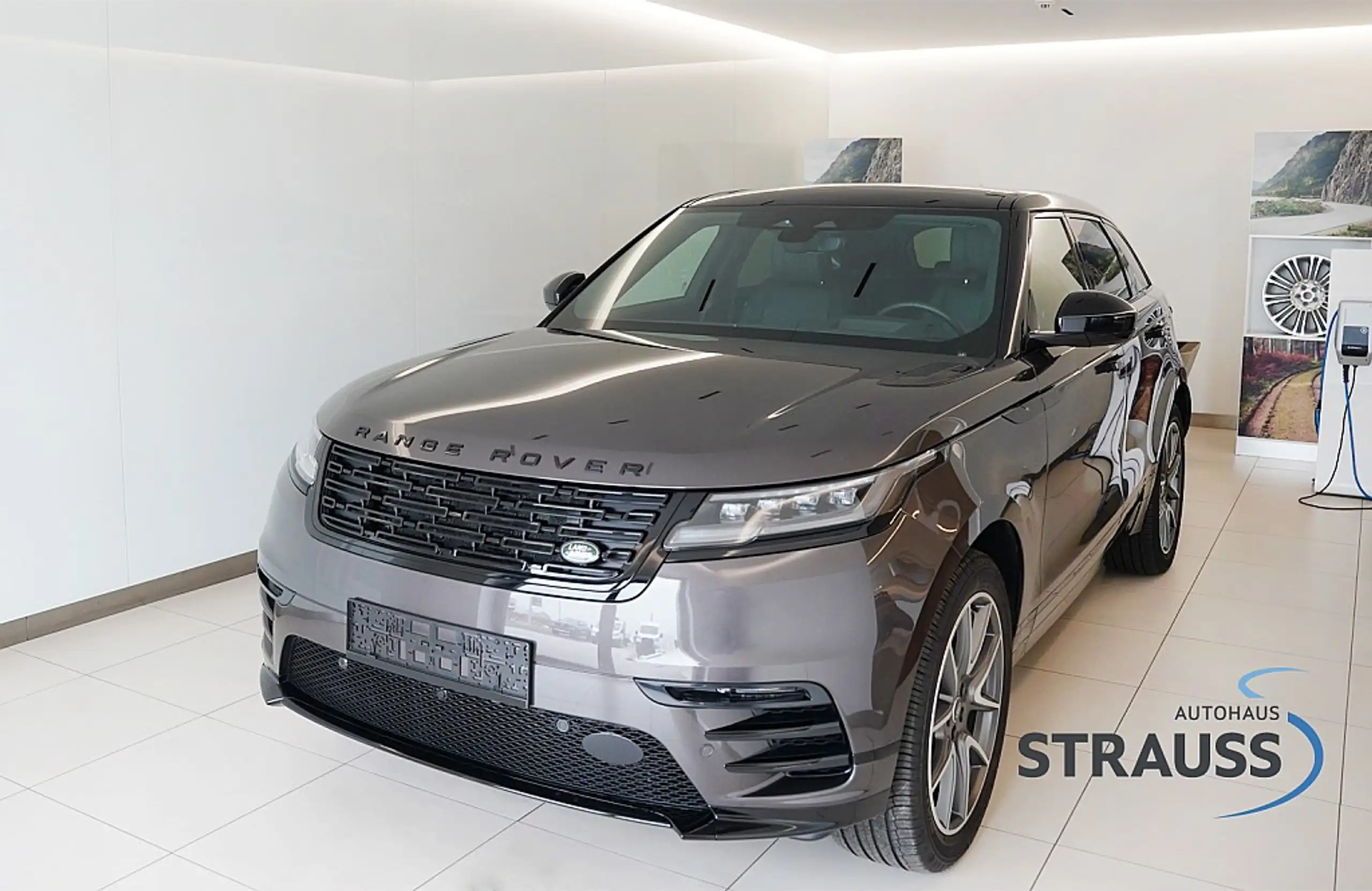 Land Rover - Range Rover Velar