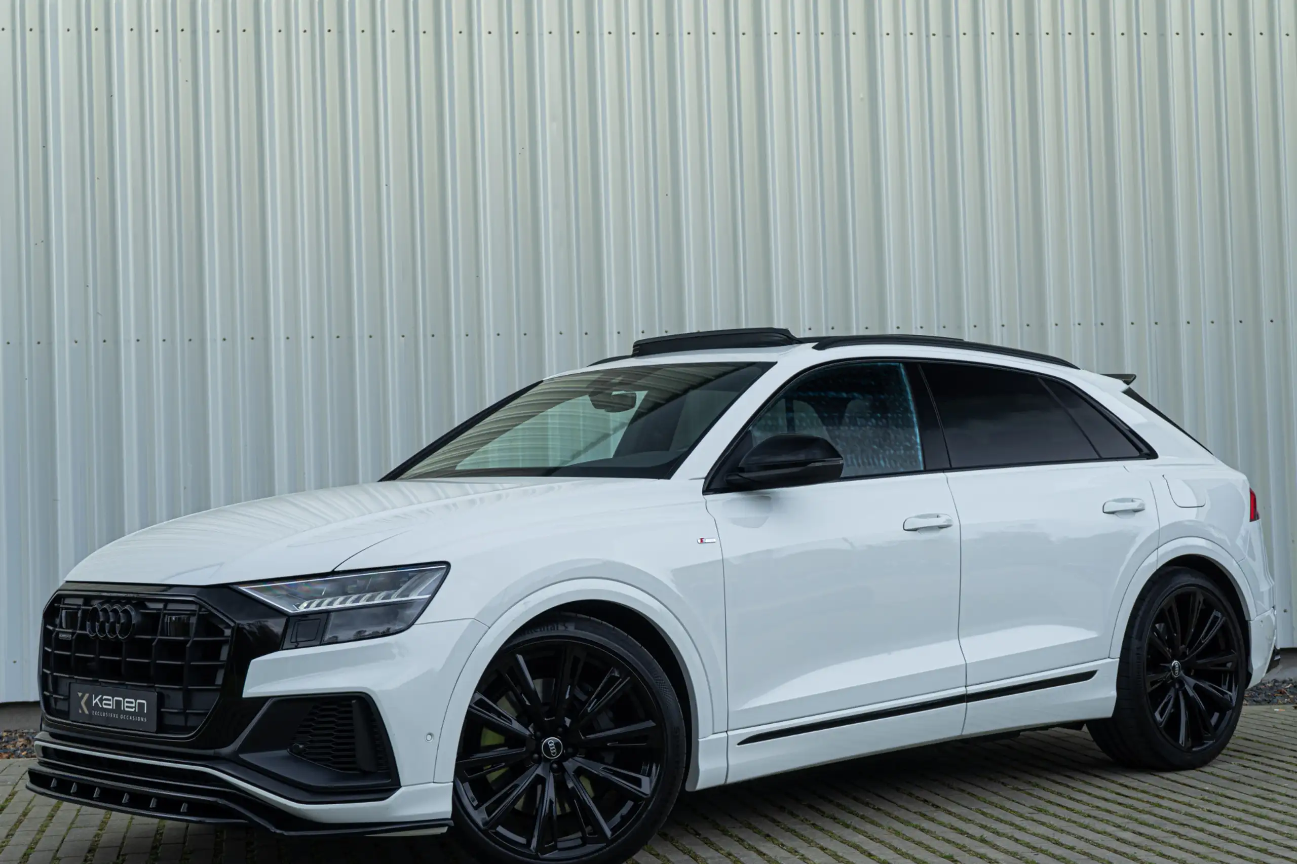 Audi - Q8