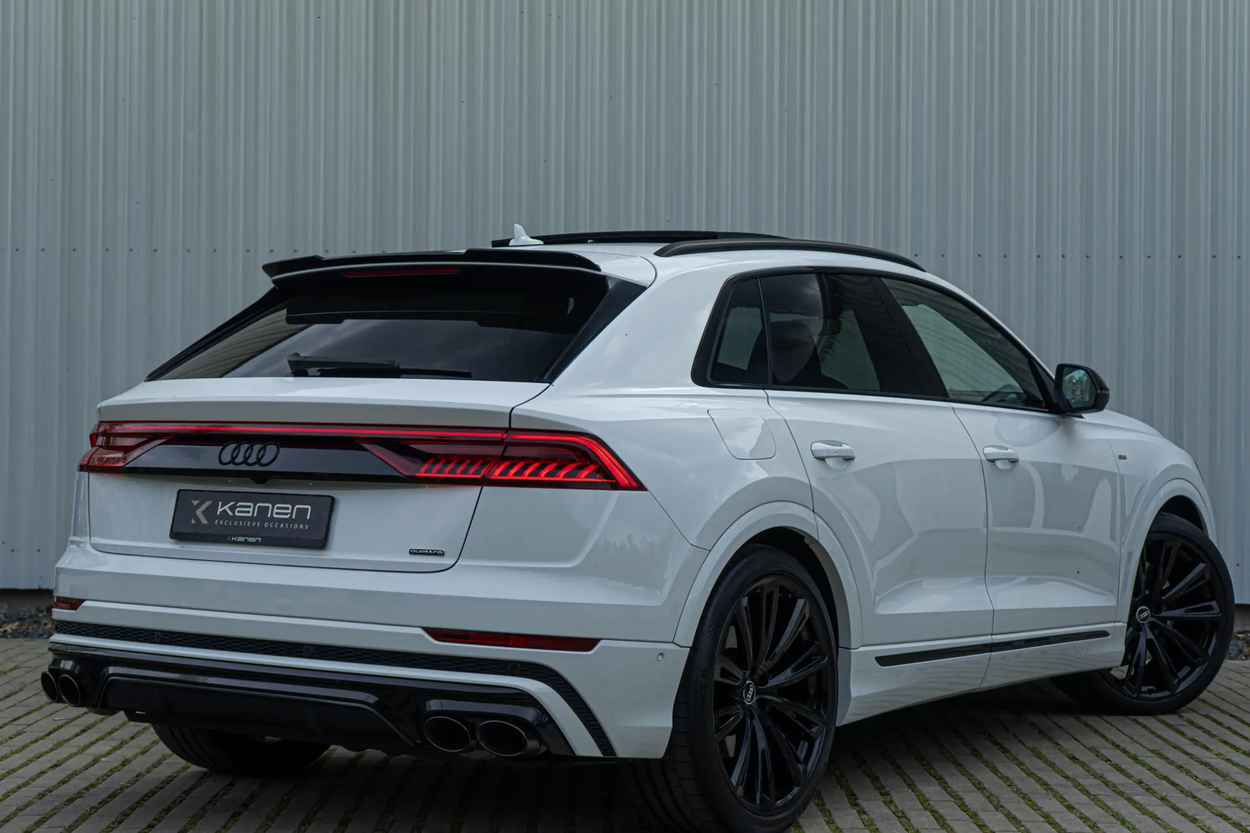 Audi - Q8