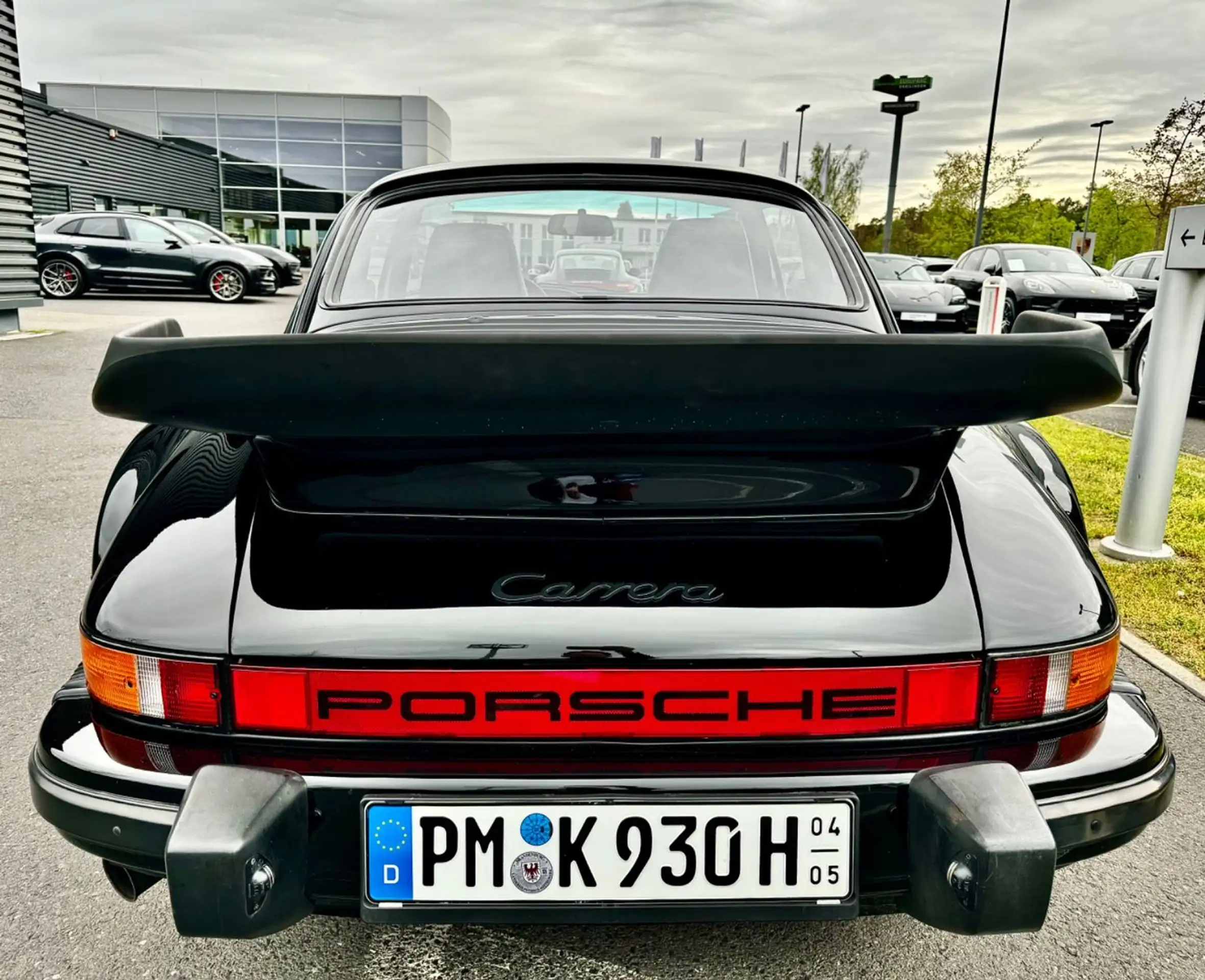 Porsche - 911