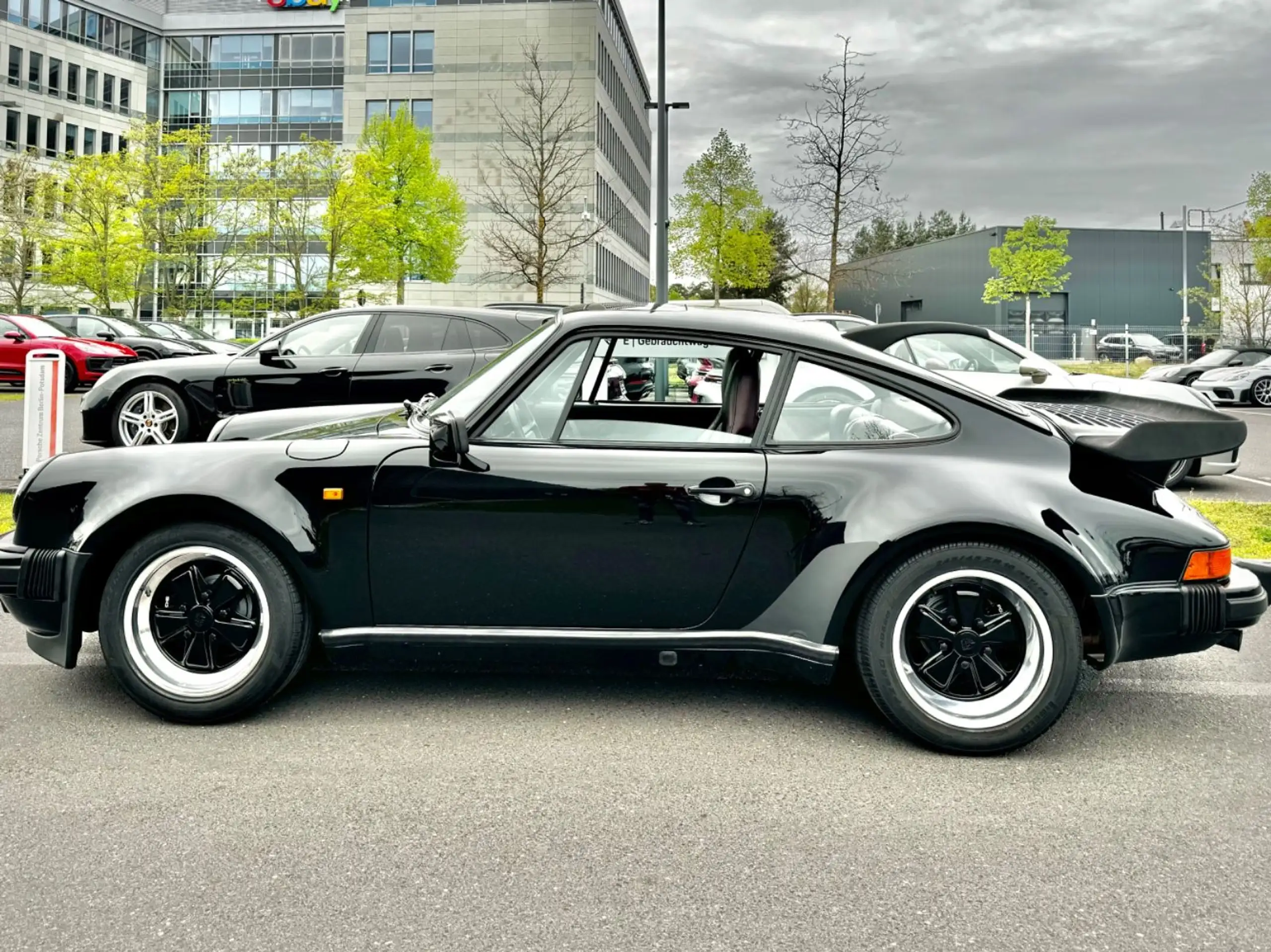 Porsche - 911