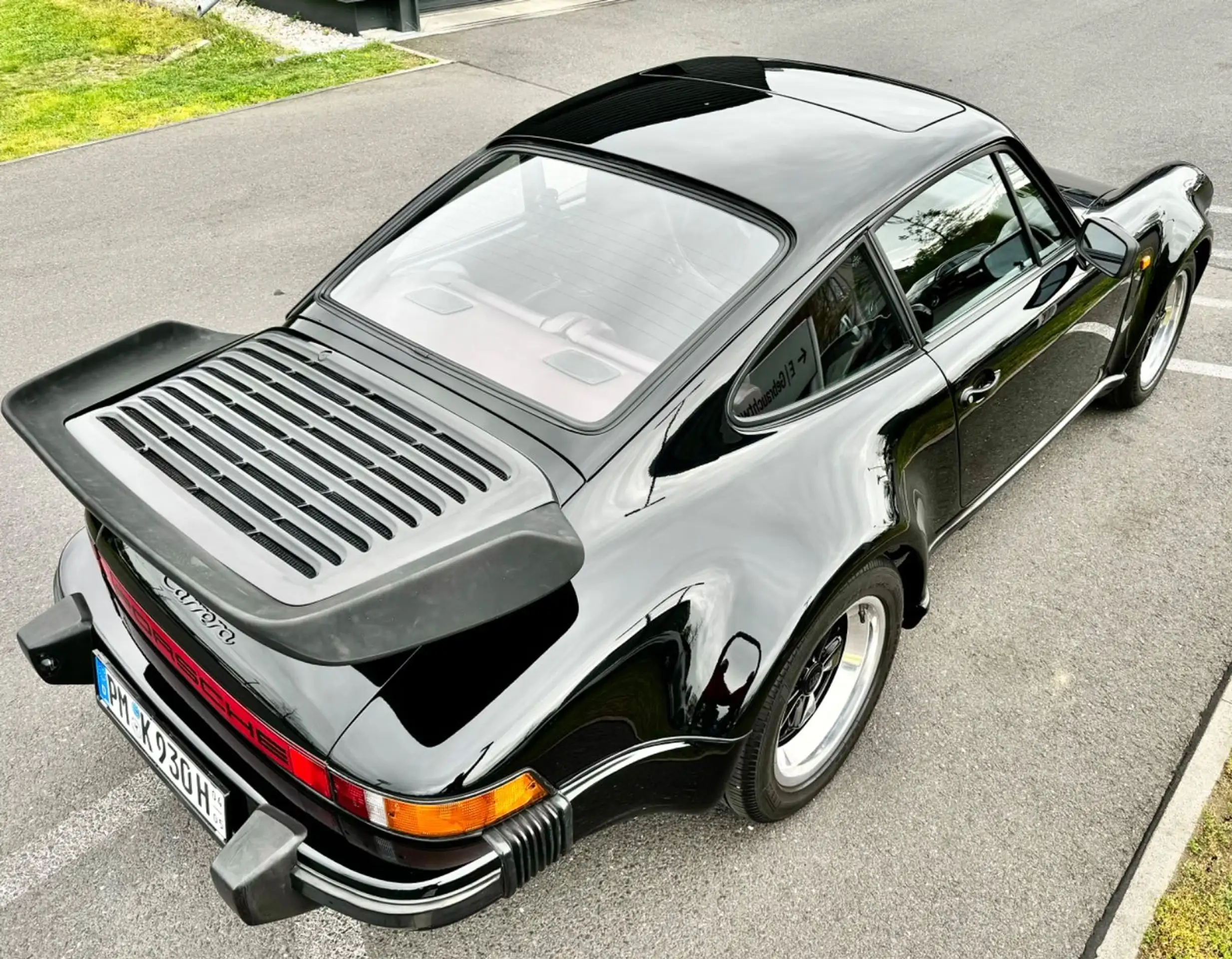 Porsche - 911